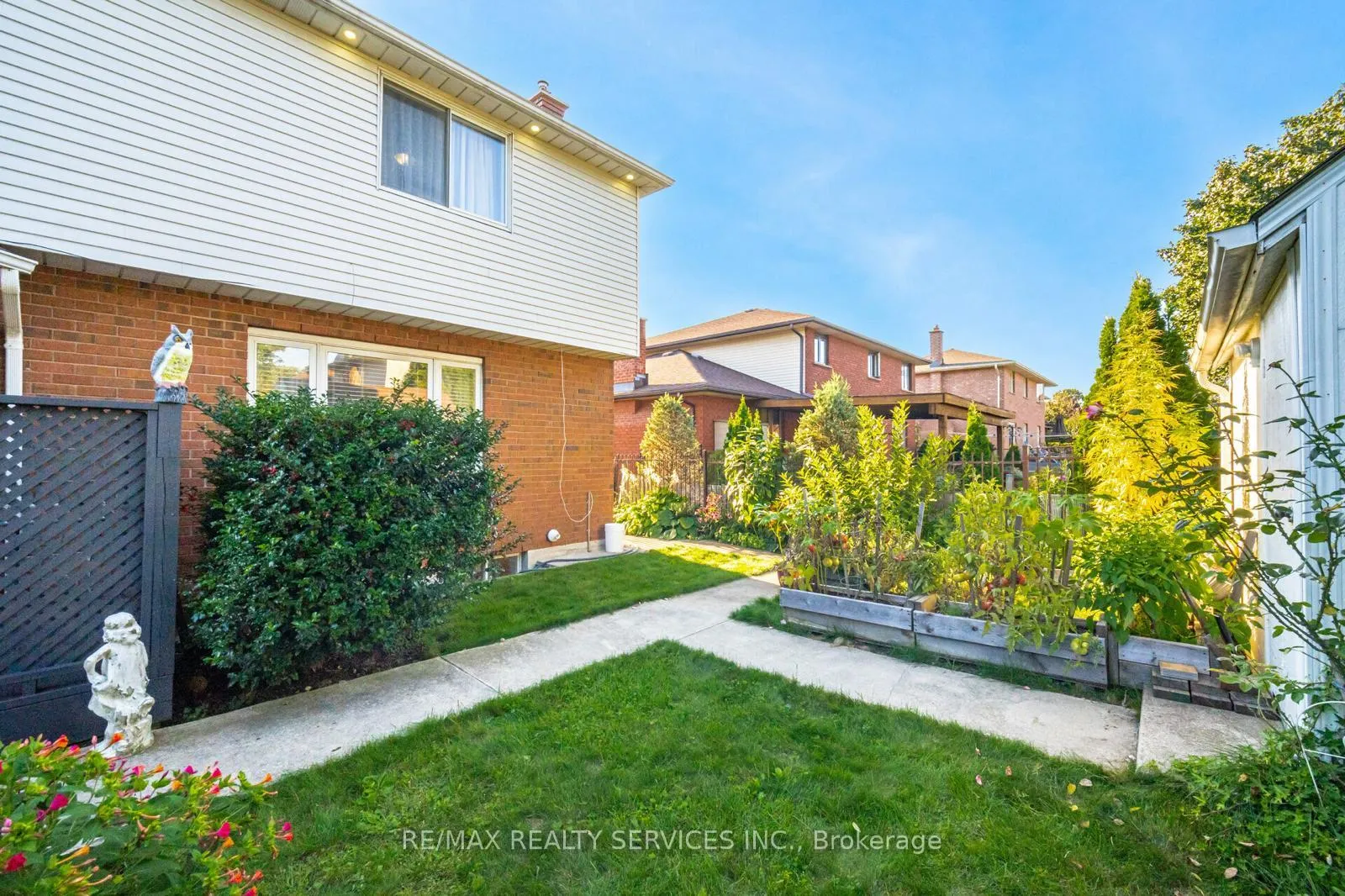 Photo 38 of 41 Jadestone Court, Kitchener — HOMEH