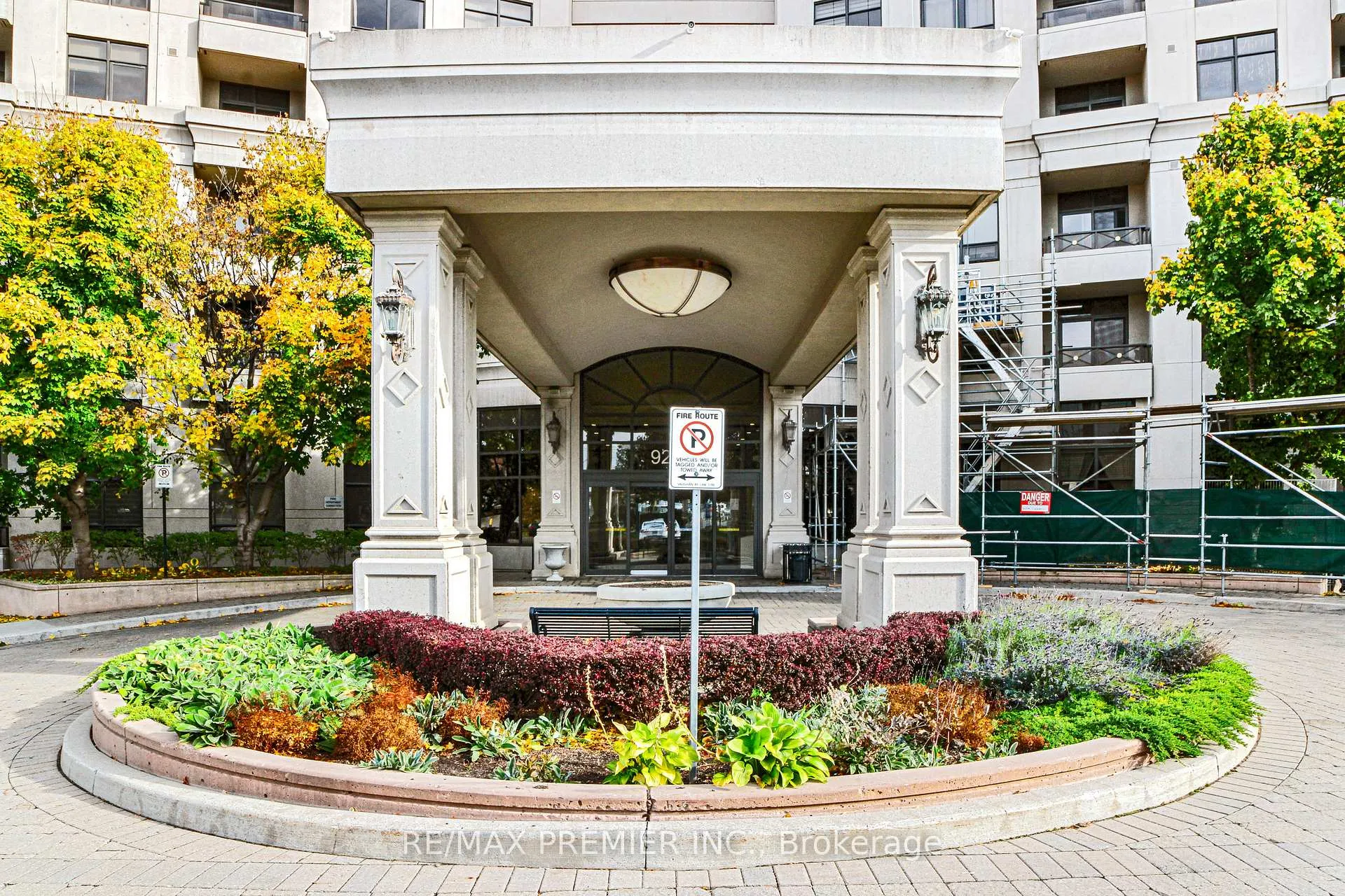 Photo 1 of Unit STE412, 9225 Jane Street, Vaughan, Maple — HOMEH
