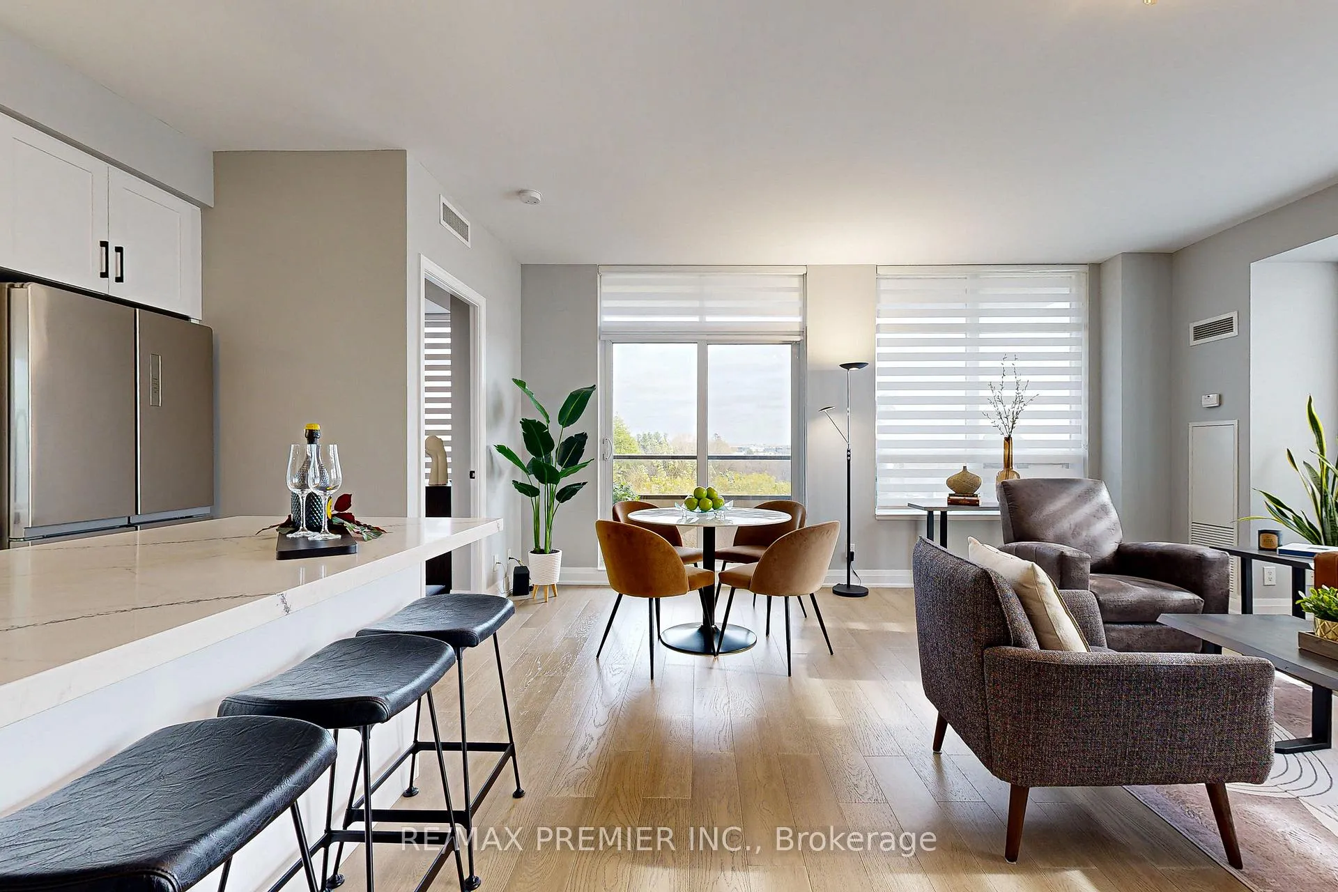 Photo 6 of Unit STE412, 9225 Jane Street, Vaughan, Maple — HOMEH