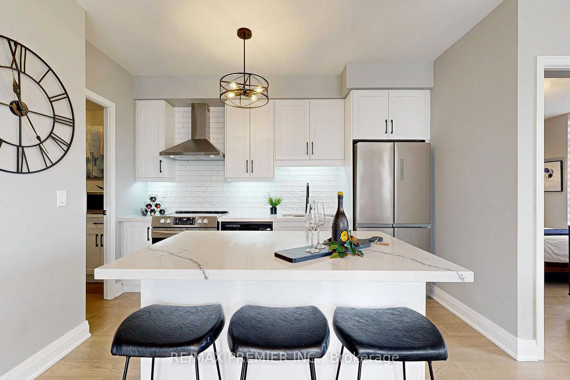 Photo 8 of Unit STE412, 9225 Jane Street, Vaughan, Maple — HOMEH
