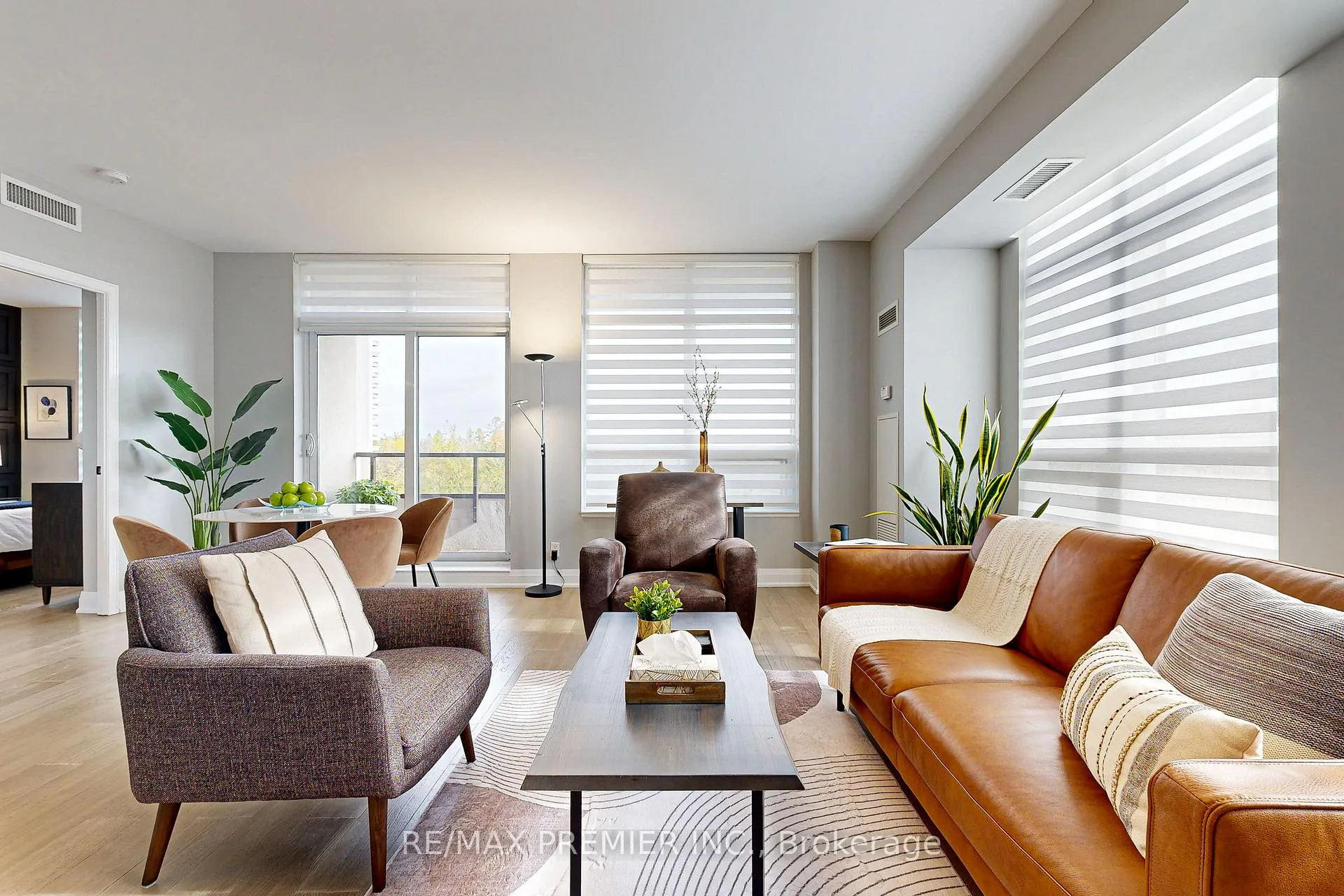 Photo 14 of Unit STE412, 9225 Jane Street, Vaughan, Maple — HOMEH