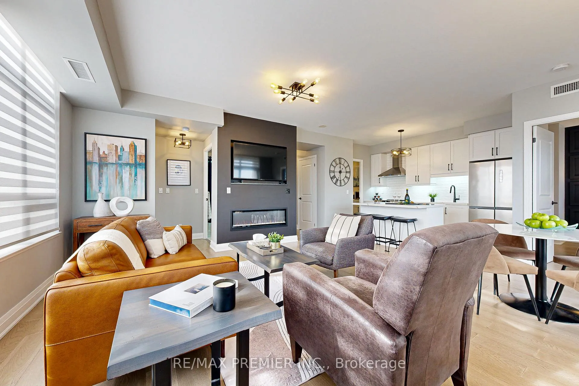 Photo 15 of Unit STE412, 9225 Jane Street, Vaughan, Maple — HOMEH