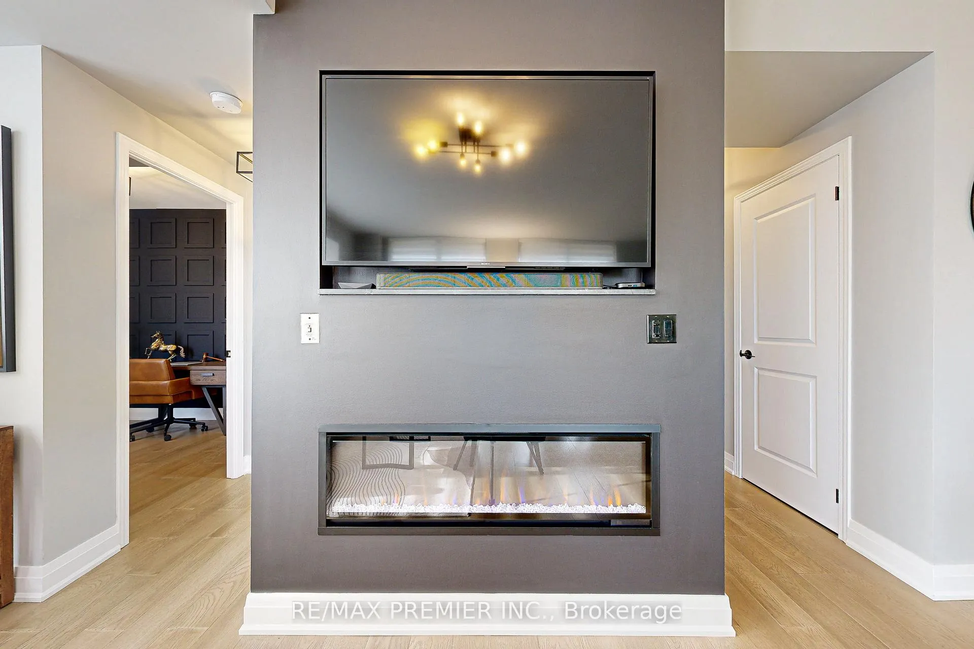 Photo 17 of Unit STE412, 9225 Jane Street, Vaughan, Maple — HOMEH