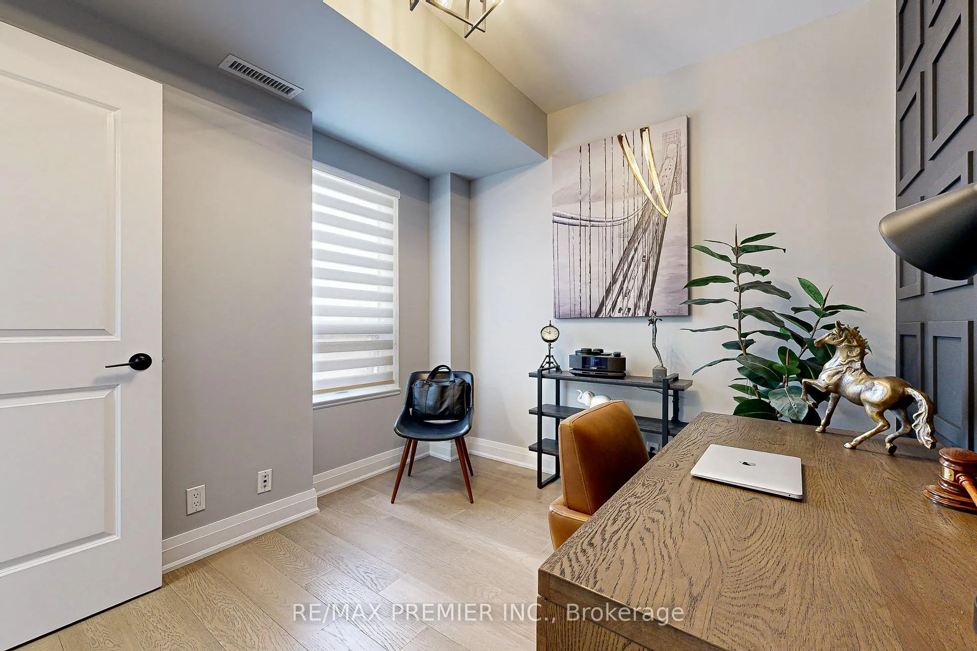 Photo 19 of Unit STE412, 9225 Jane Street, Vaughan, Maple — HOMEH