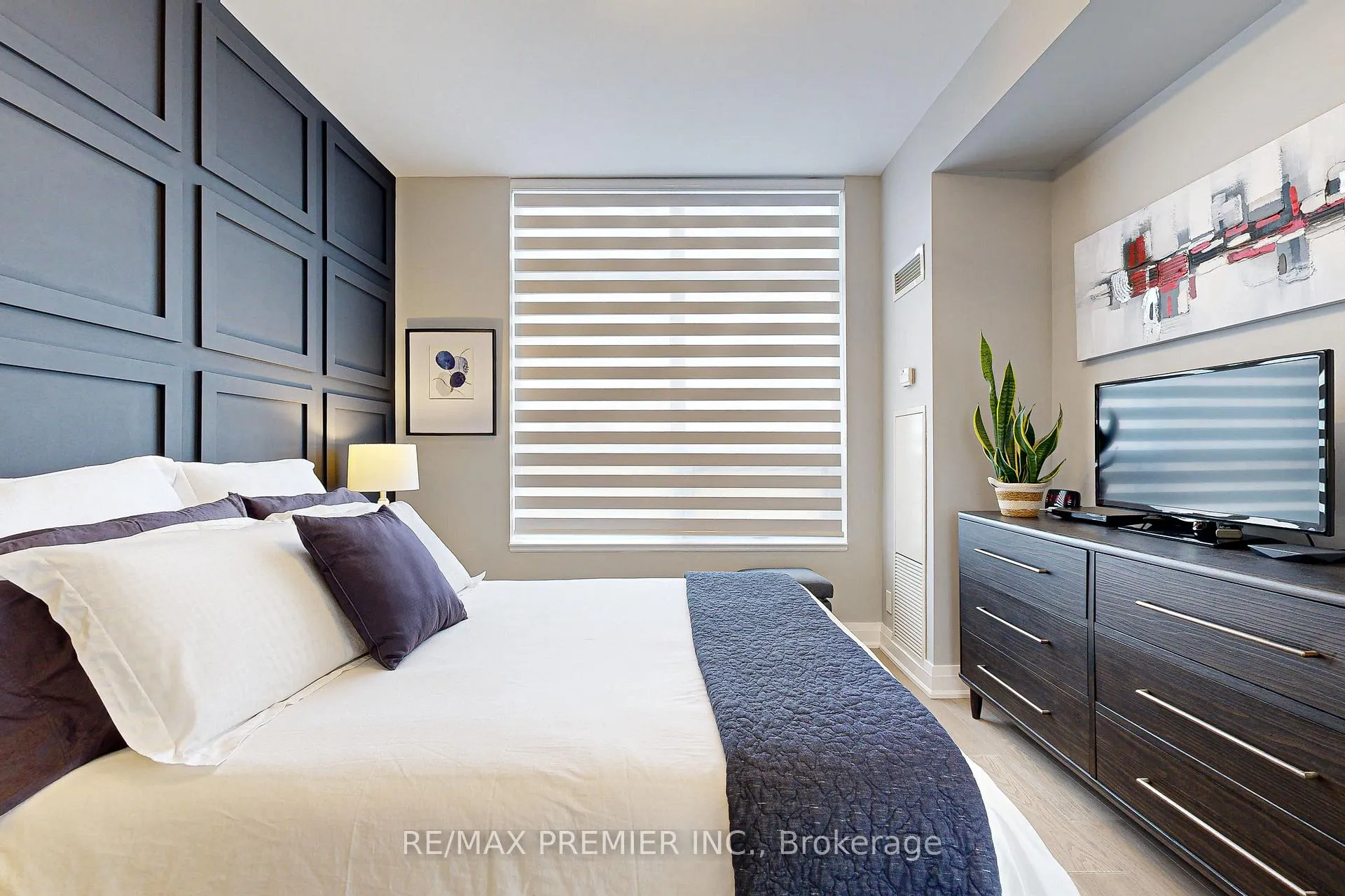 Photo 22 of Unit STE412, 9225 Jane Street, Vaughan, Maple — HOMEH