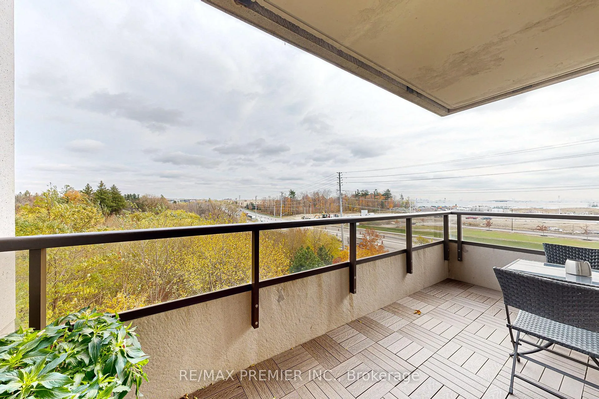 Photo 30 of Unit STE412, 9225 Jane Street, Vaughan, Maple — HOMEH