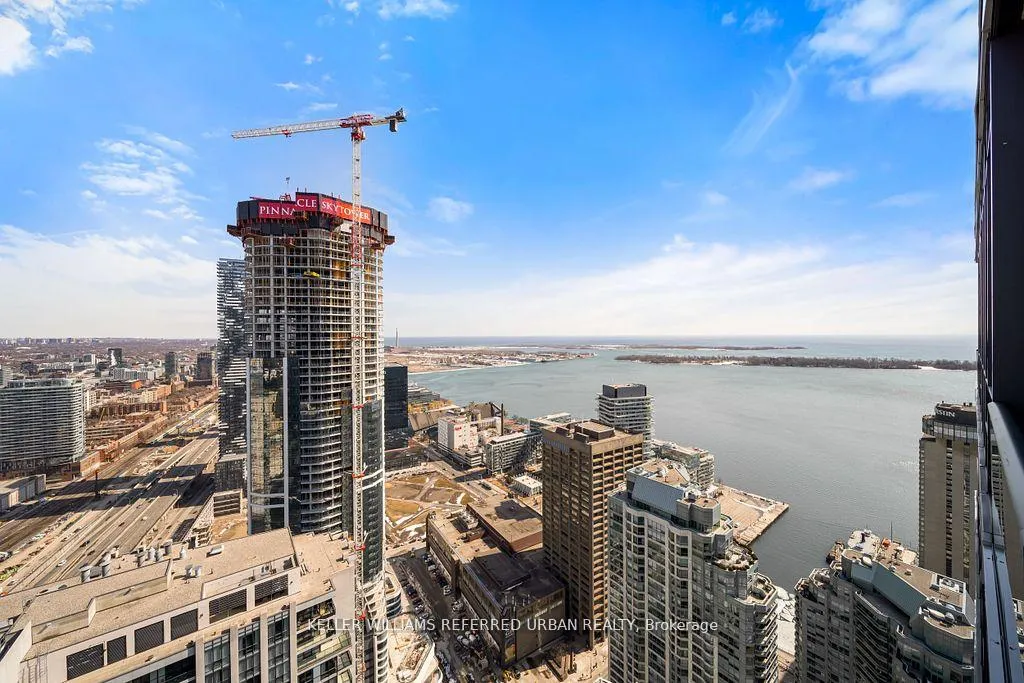 Front of Unit 5304, 16 Harbour Street