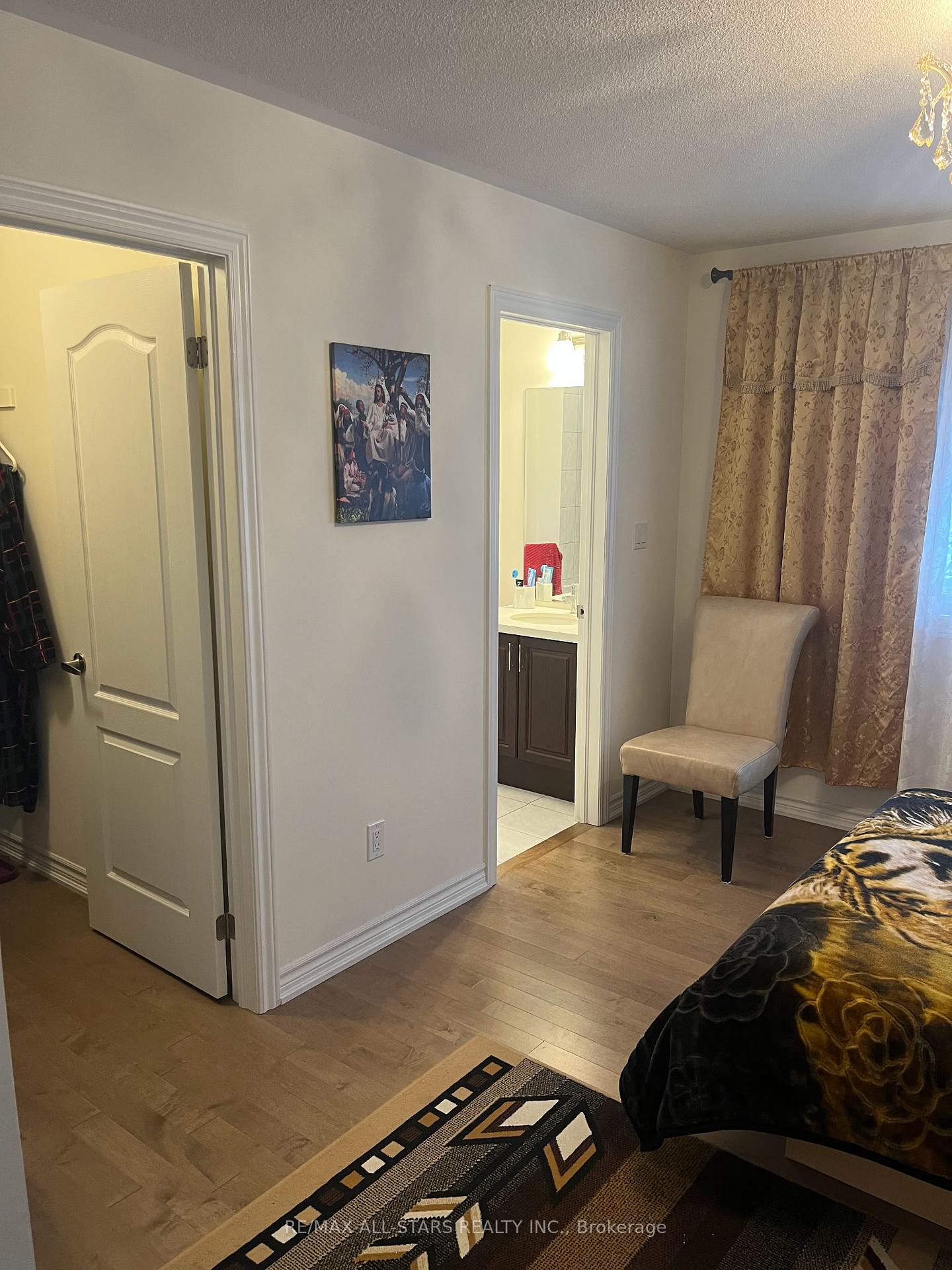 Photo 4 of 353 Danny Wheeler Boulevard, Georgina, Keswick North — HOMEH