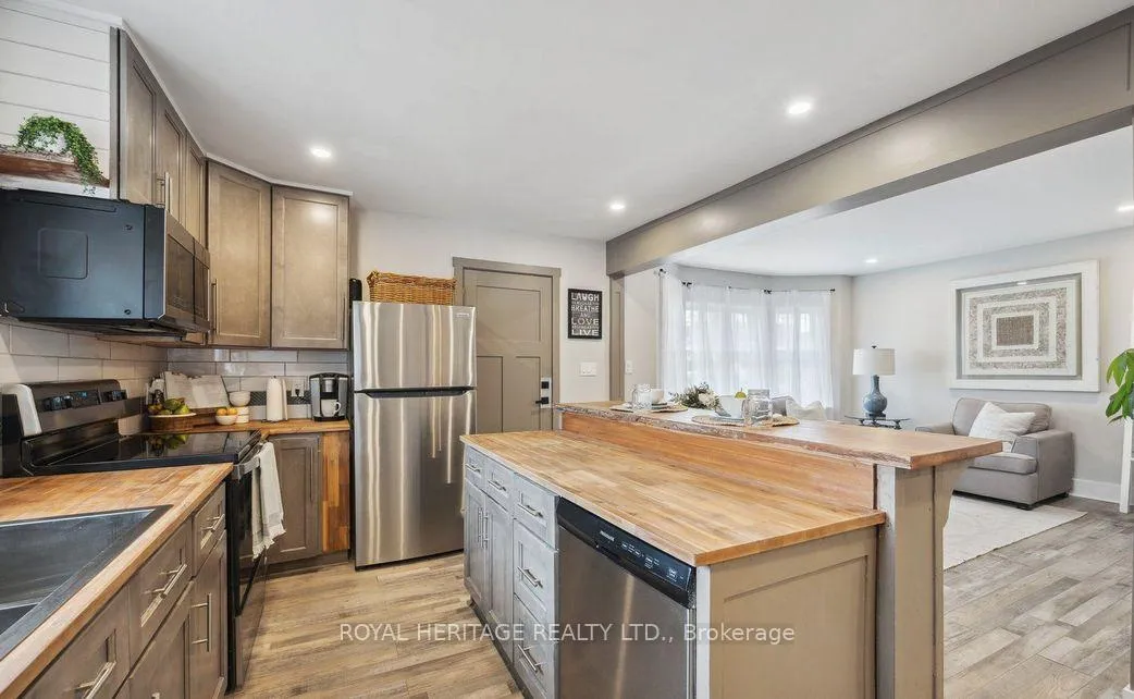 Photo 7 of 1143 Cedar Street, Oshawa, Lakeview — HOMEH