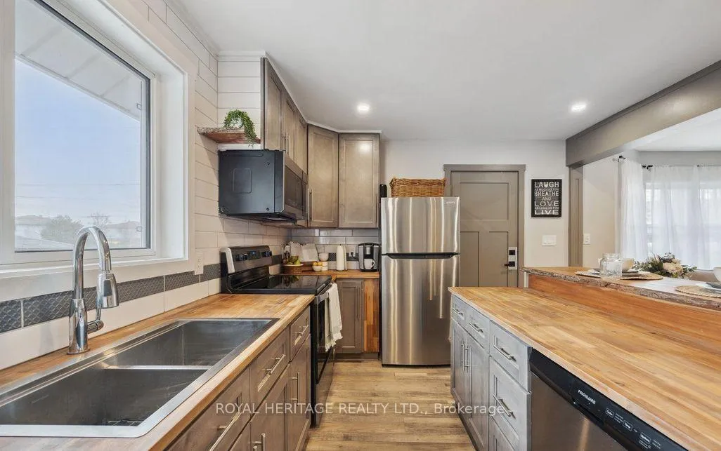 Photo 8 of 1143 Cedar Street, Oshawa, Lakeview — HOMEH