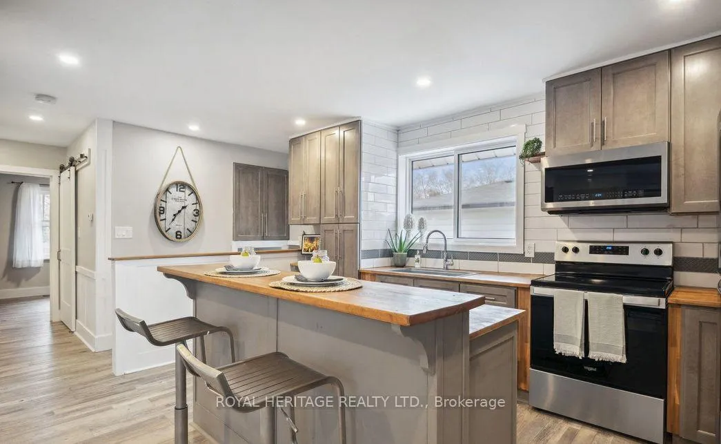Photo 9 of 1143 Cedar Street, Oshawa, Lakeview — HOMEH