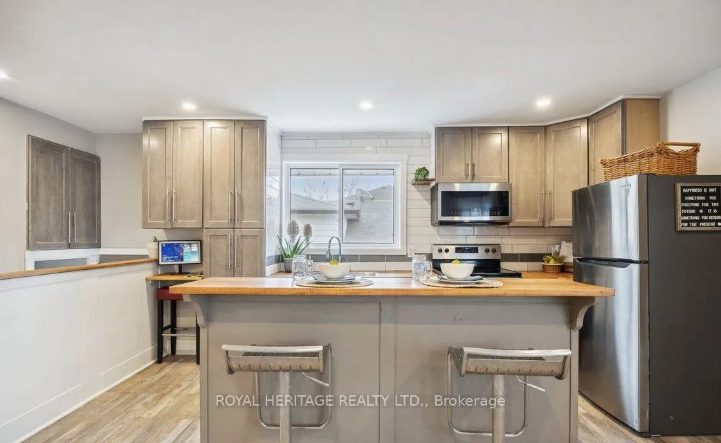 Photo 10 of 1143 Cedar Street, Oshawa, Lakeview — HOMEH