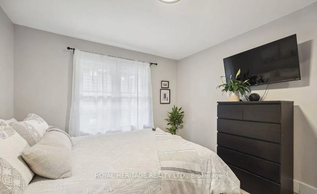 Photo 14 of 1143 Cedar Street, Oshawa, Lakeview — HOMEH