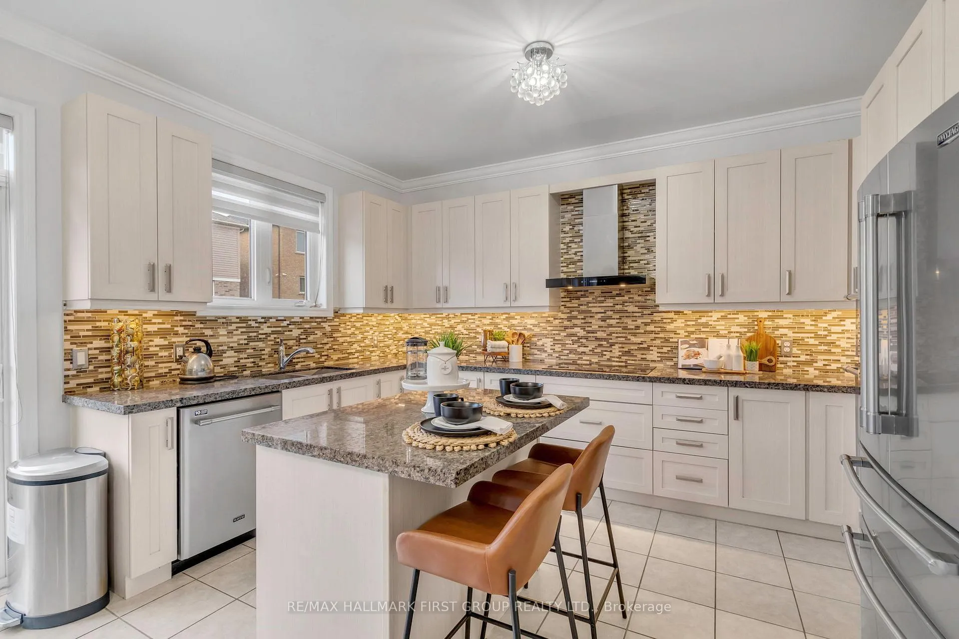 Photo 9 of 2368 Dobbinton Street, Oshawa, Windfields — HOMEH