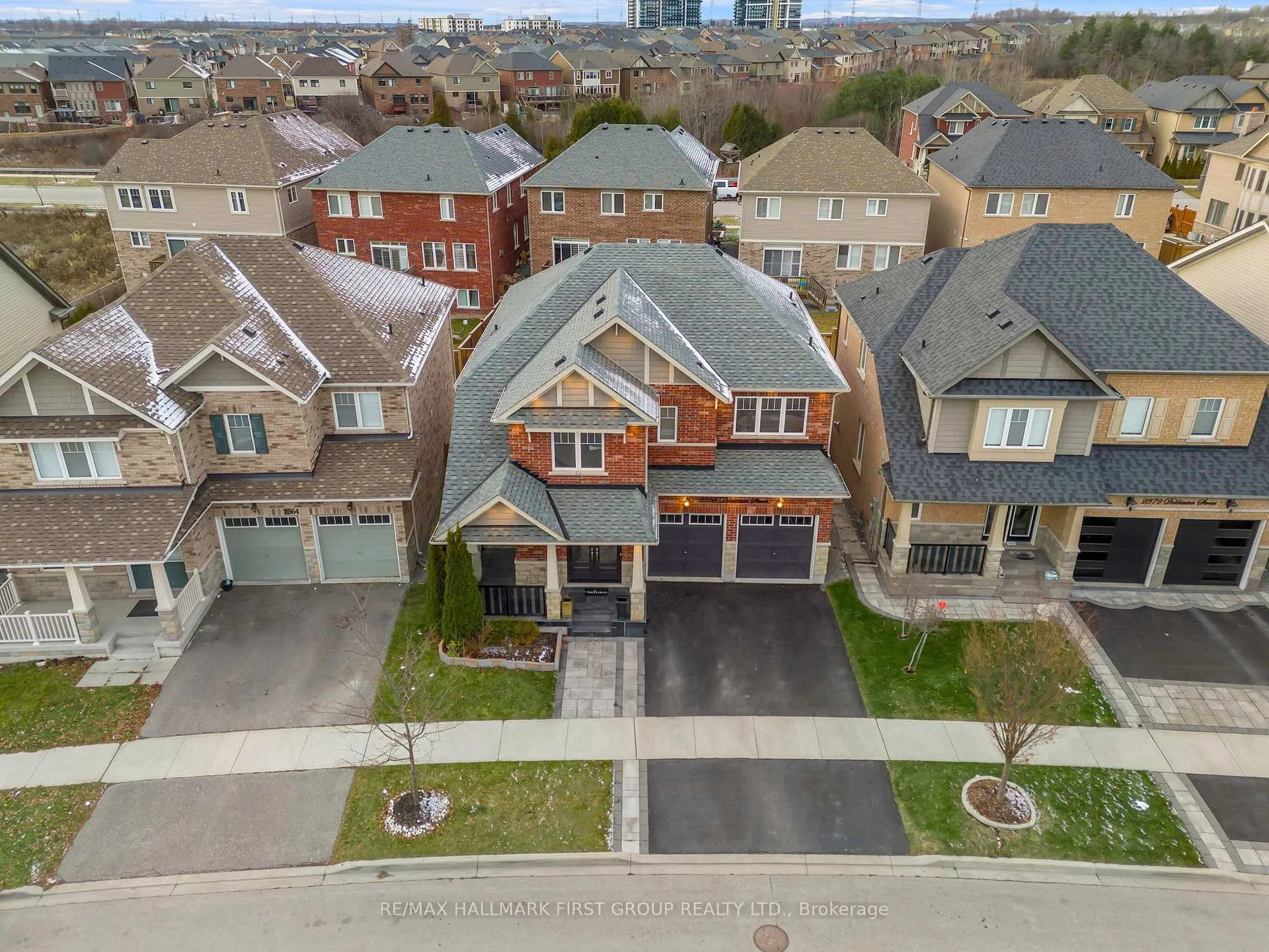 Photo 35 of 2368 Dobbinton Street, Oshawa, Windfields — HOMEH