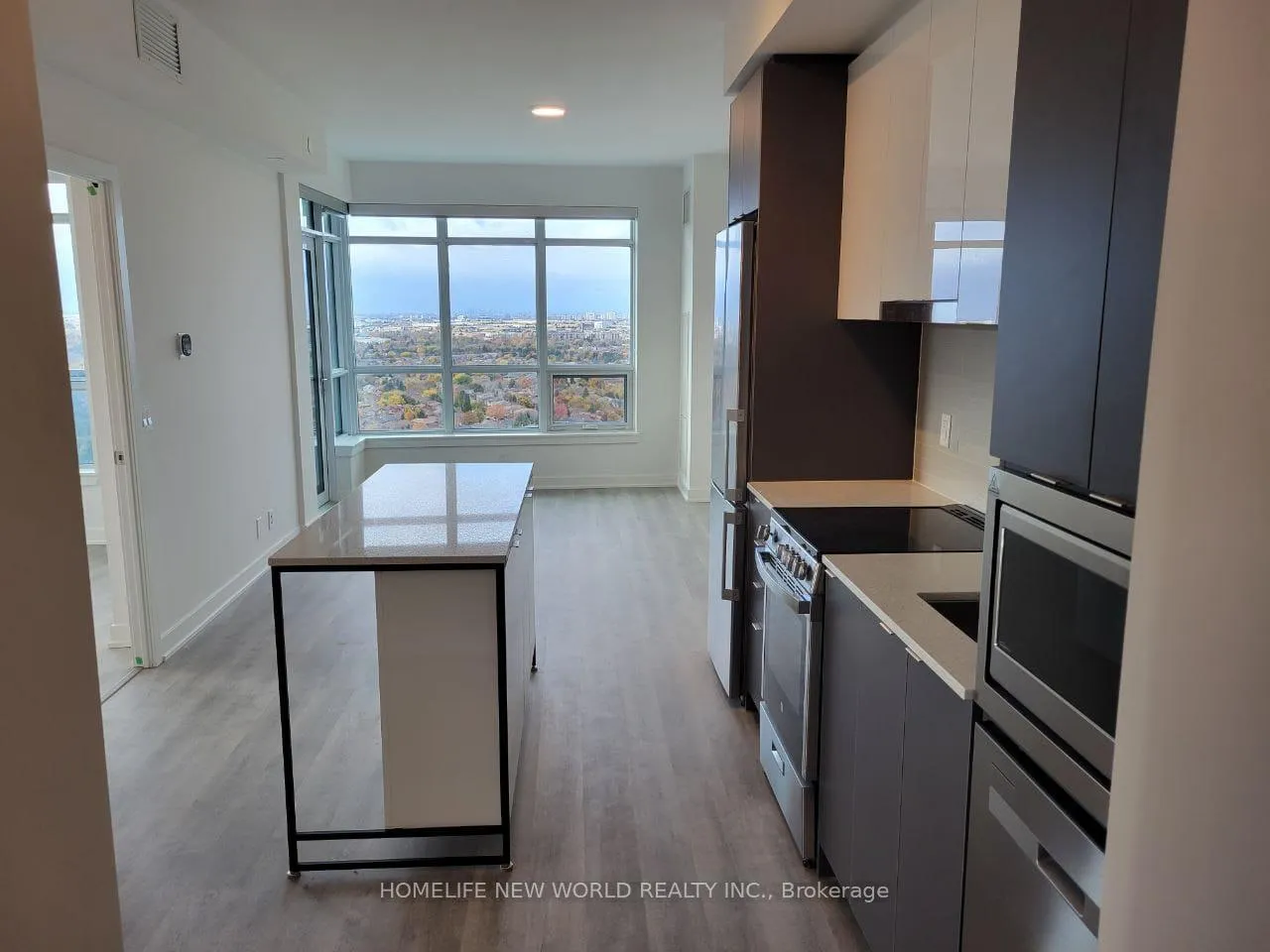 Photo 4 of Unit A-2202, 30 Upper Mall Way, Vaughan, Brownridge — HOMEH