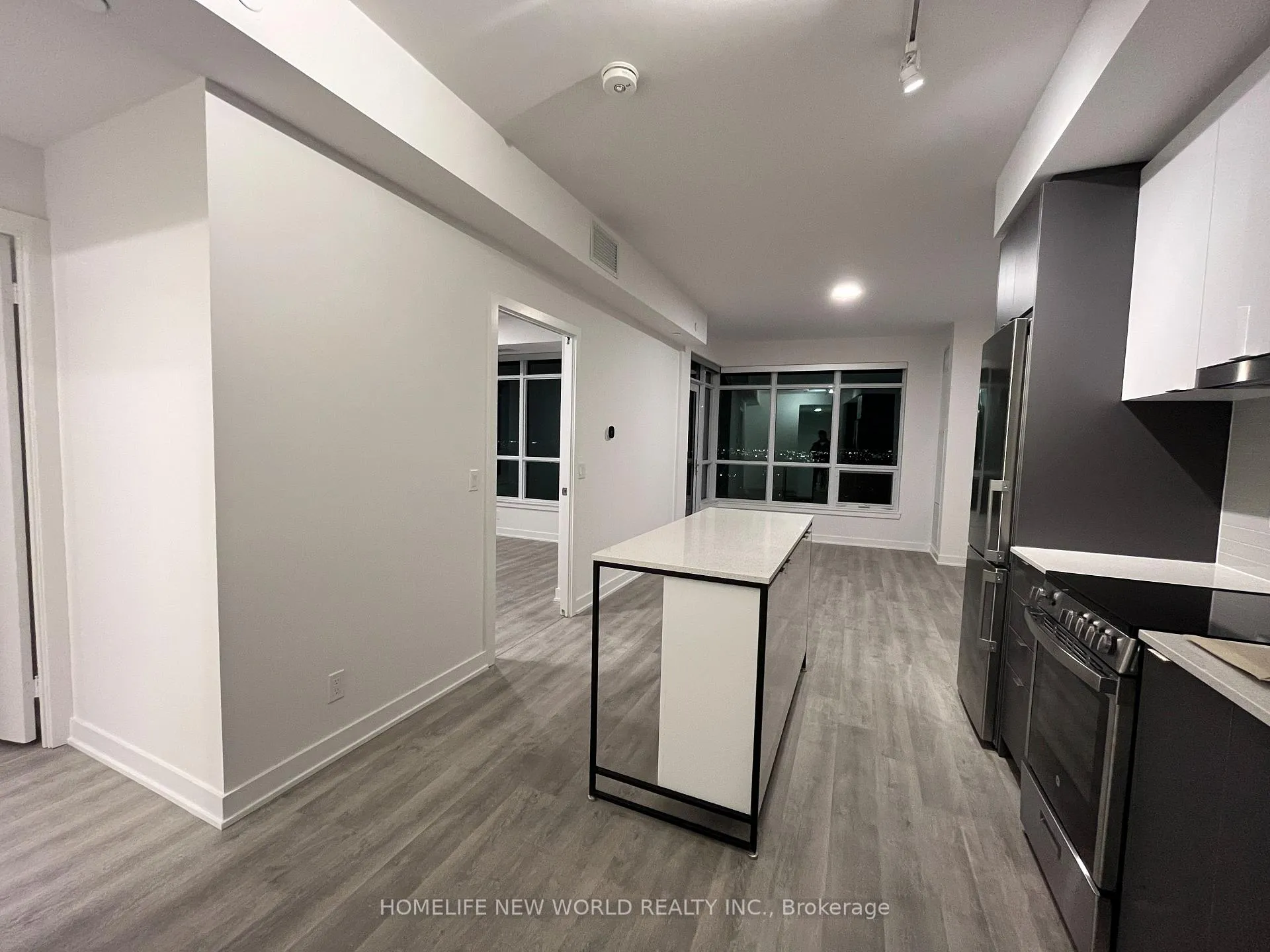 Photo 9 of Unit A-2202, 30 Upper Mall Way, Vaughan, Brownridge — HOMEH