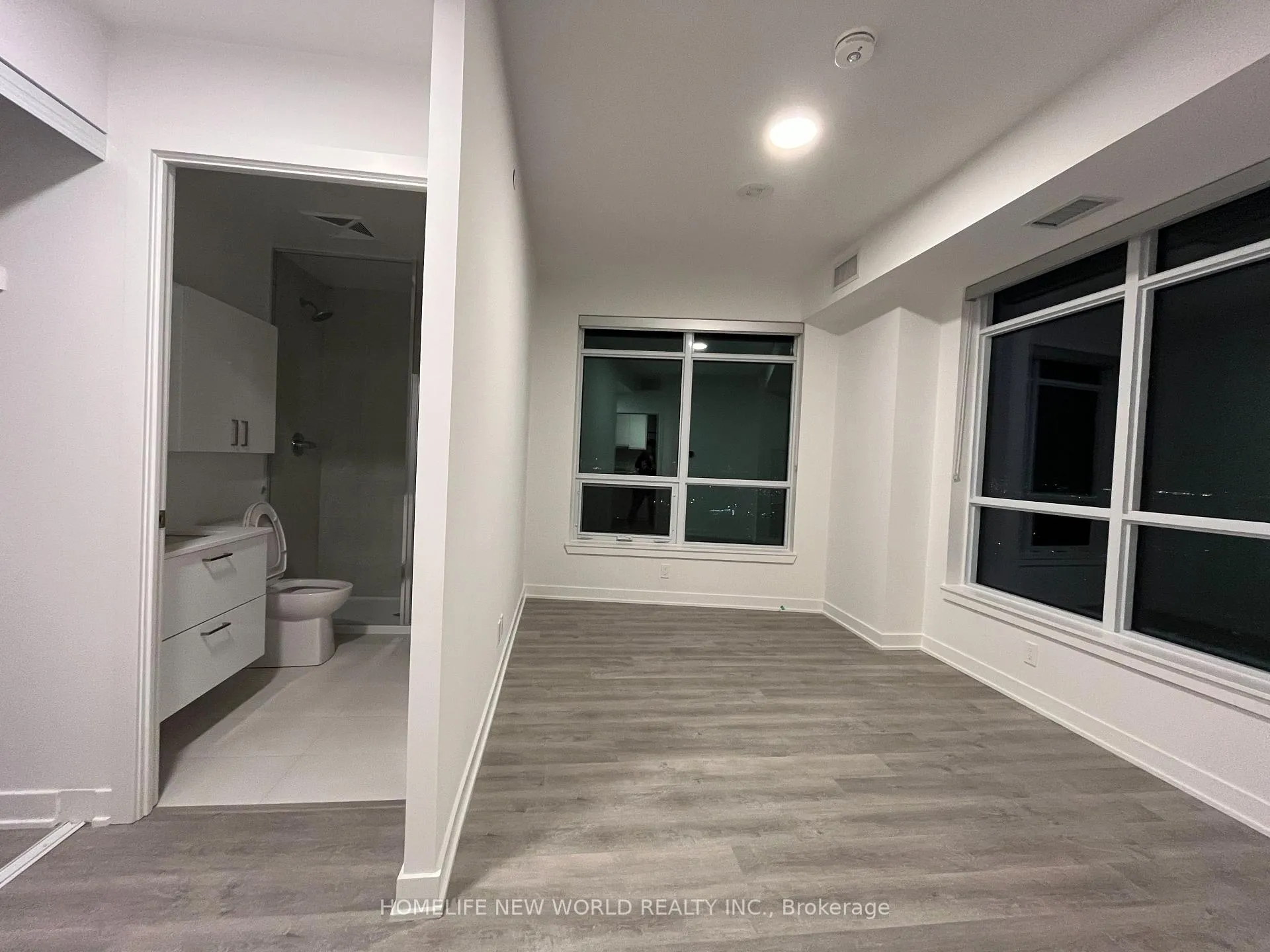 Photo 13 of Unit A-2202, 30 Upper Mall Way, Vaughan, Brownridge — HOMEH