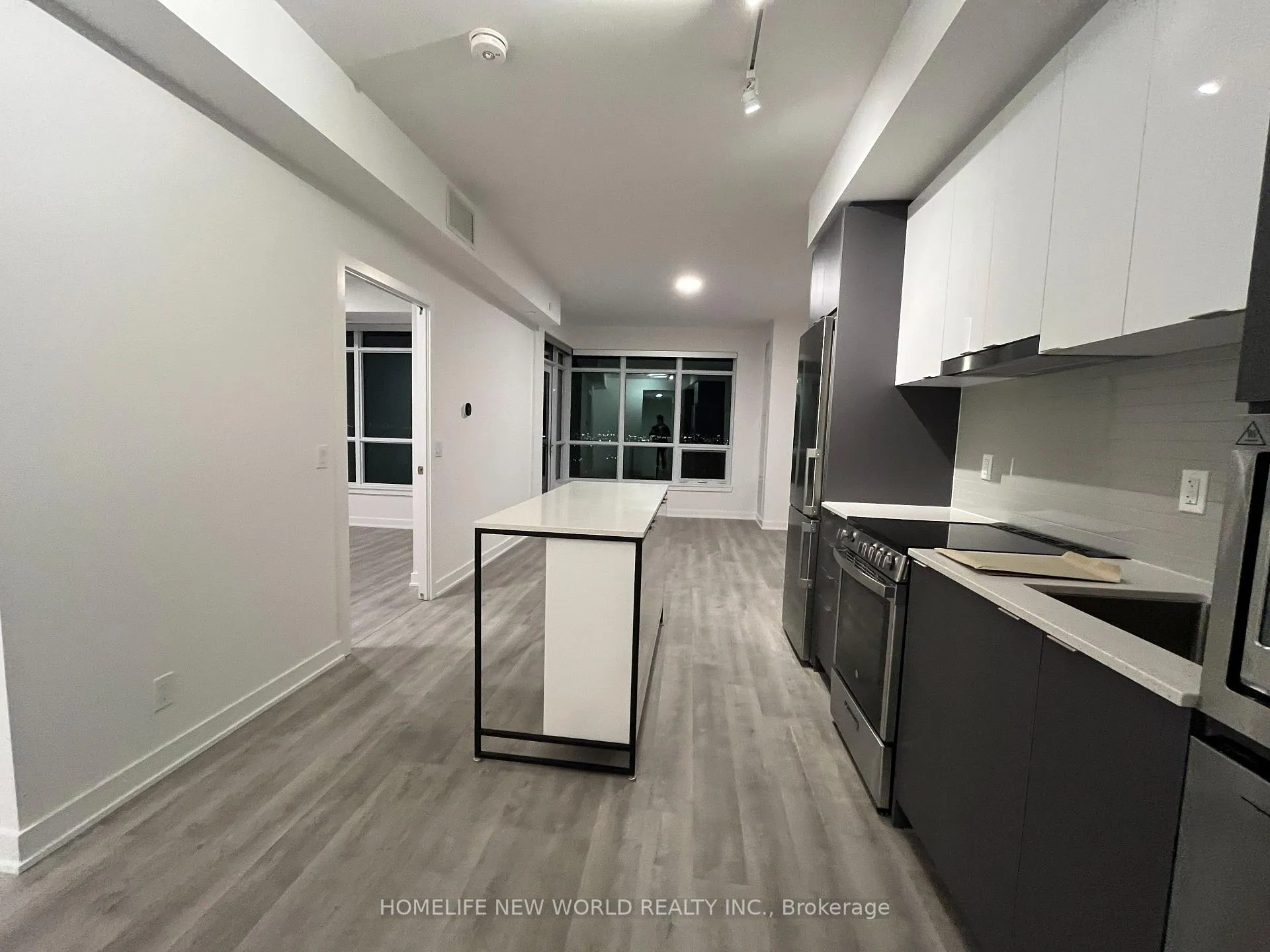 Photo 18 of Unit A-2202, 30 Upper Mall Way, Vaughan, Brownridge — HOMEH