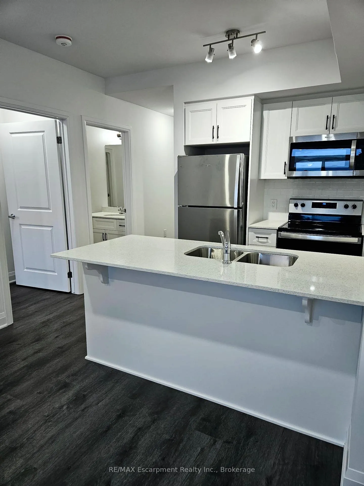 Photo 2 of Unit 302, 1936 Rymal Road E, Hamilton, Rural Glanbrook — HOMEH