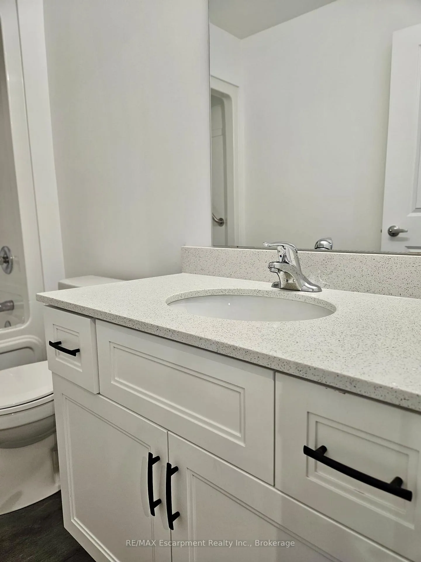 Photo 13 of Unit 302, 1936 Rymal Road E, Hamilton, Rural Glanbrook — HOMEH