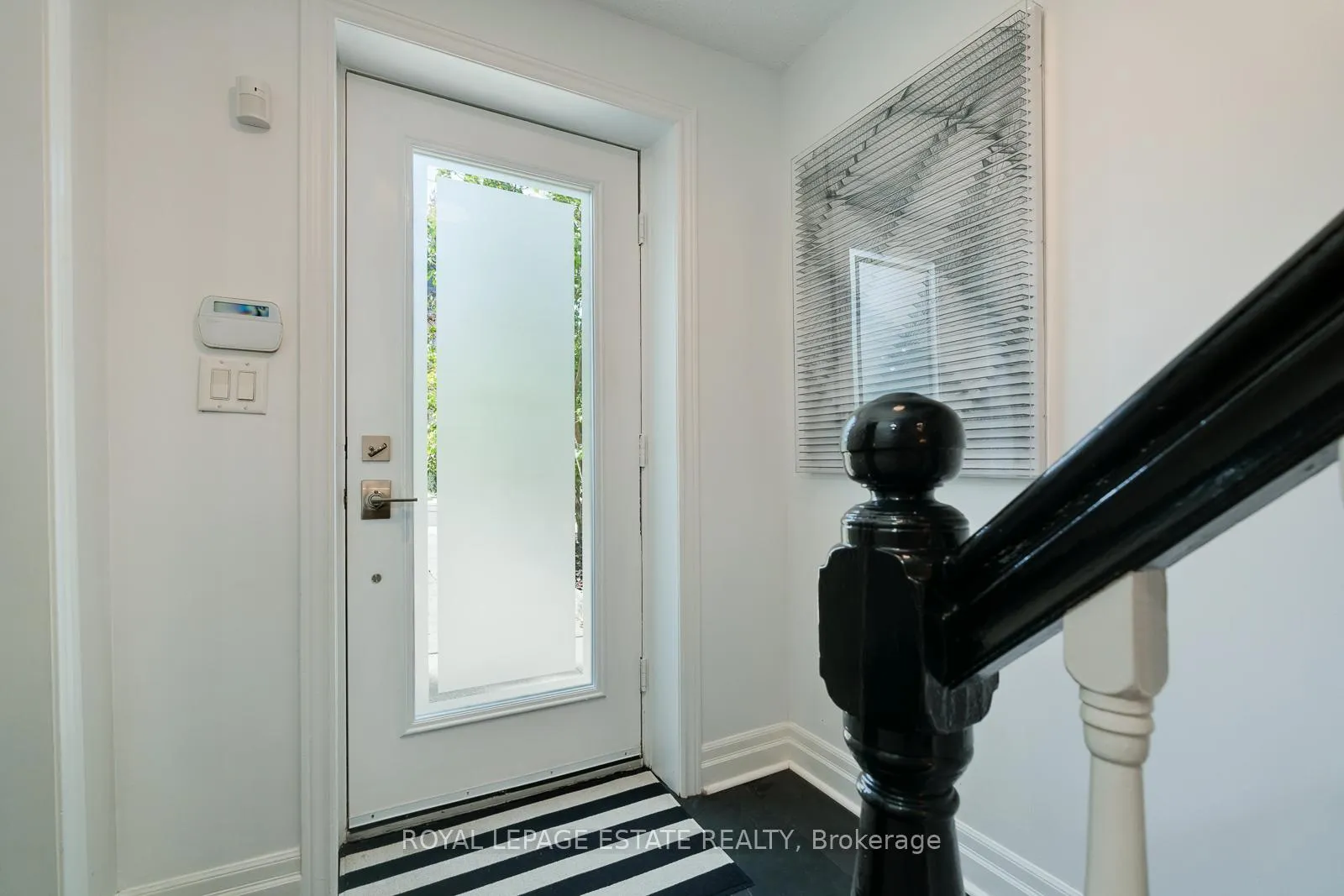 Photo 3 of 225 Pickering Street, Toronto, East End-Danforth — HOMEH