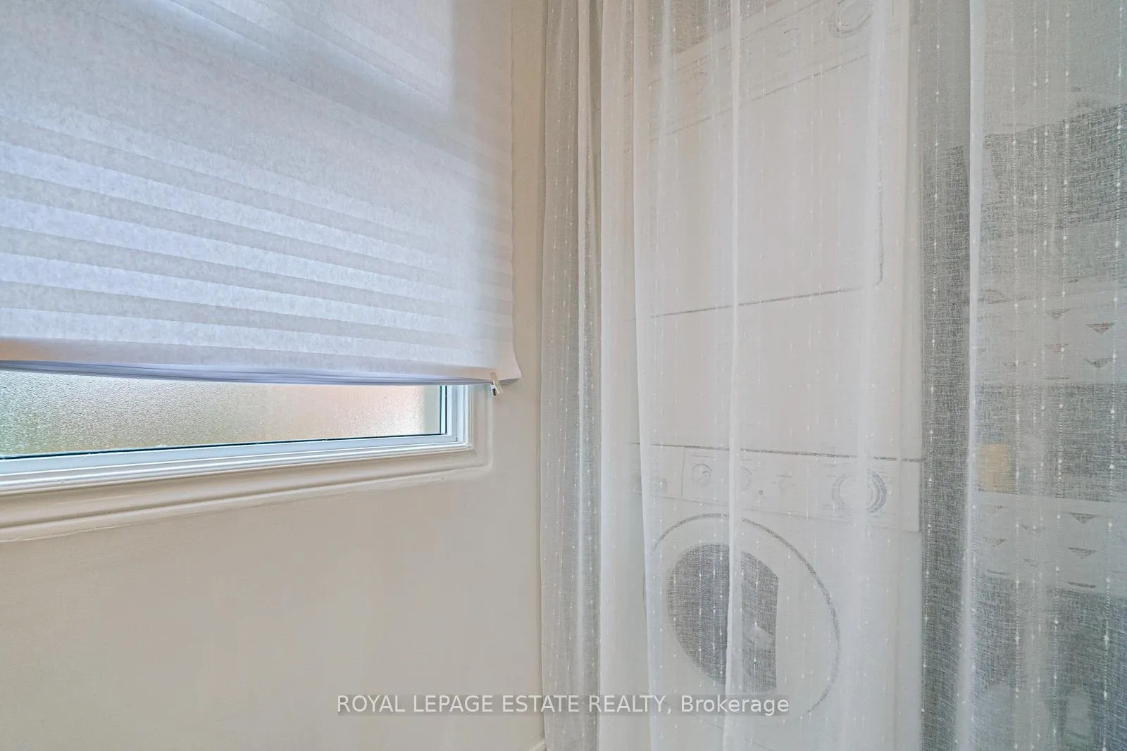Photo 11 of 225 Pickering Street, Toronto, East End-Danforth — HOMEH