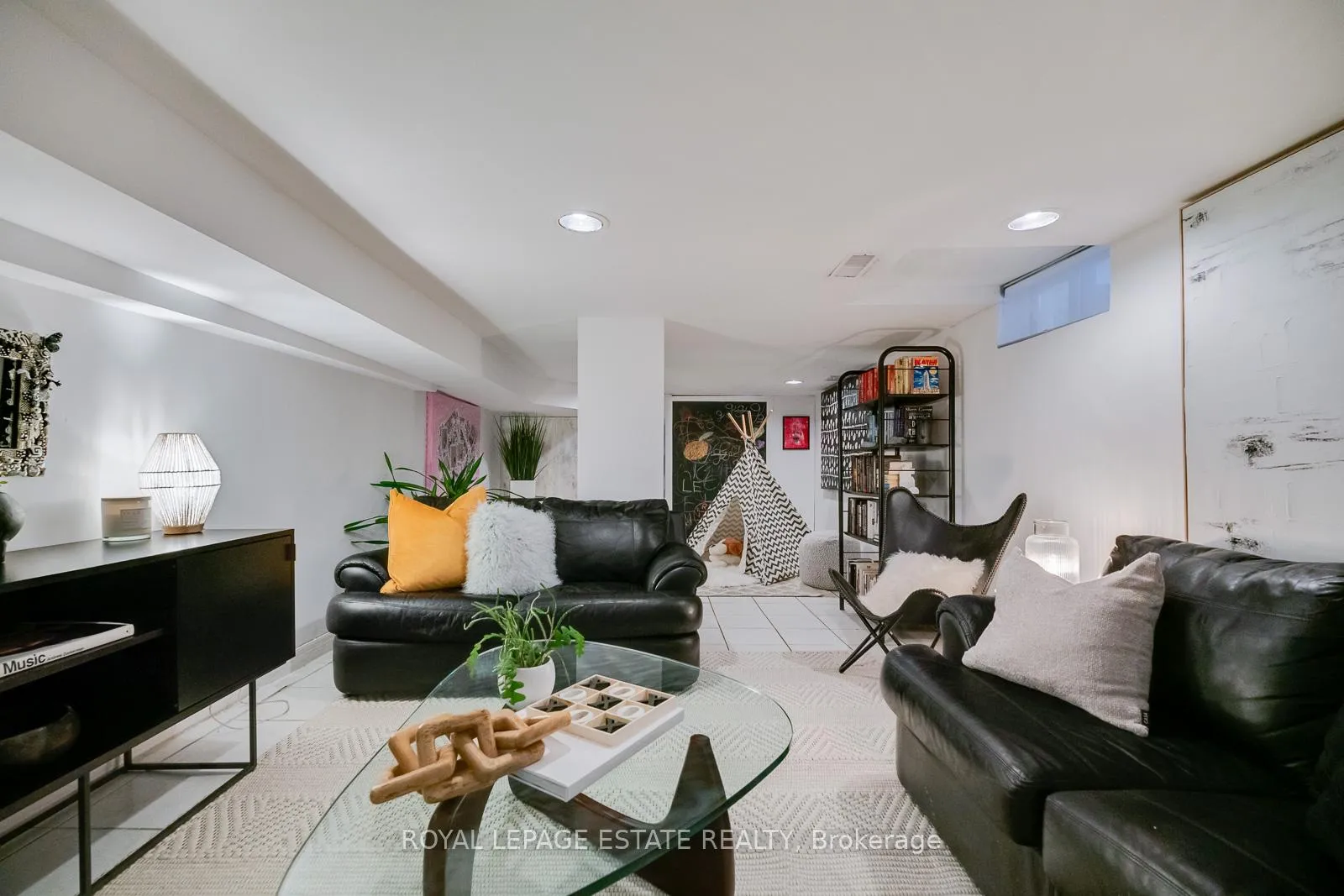Photo 28 of 225 Pickering Street, Toronto, East End-Danforth — HOMEH