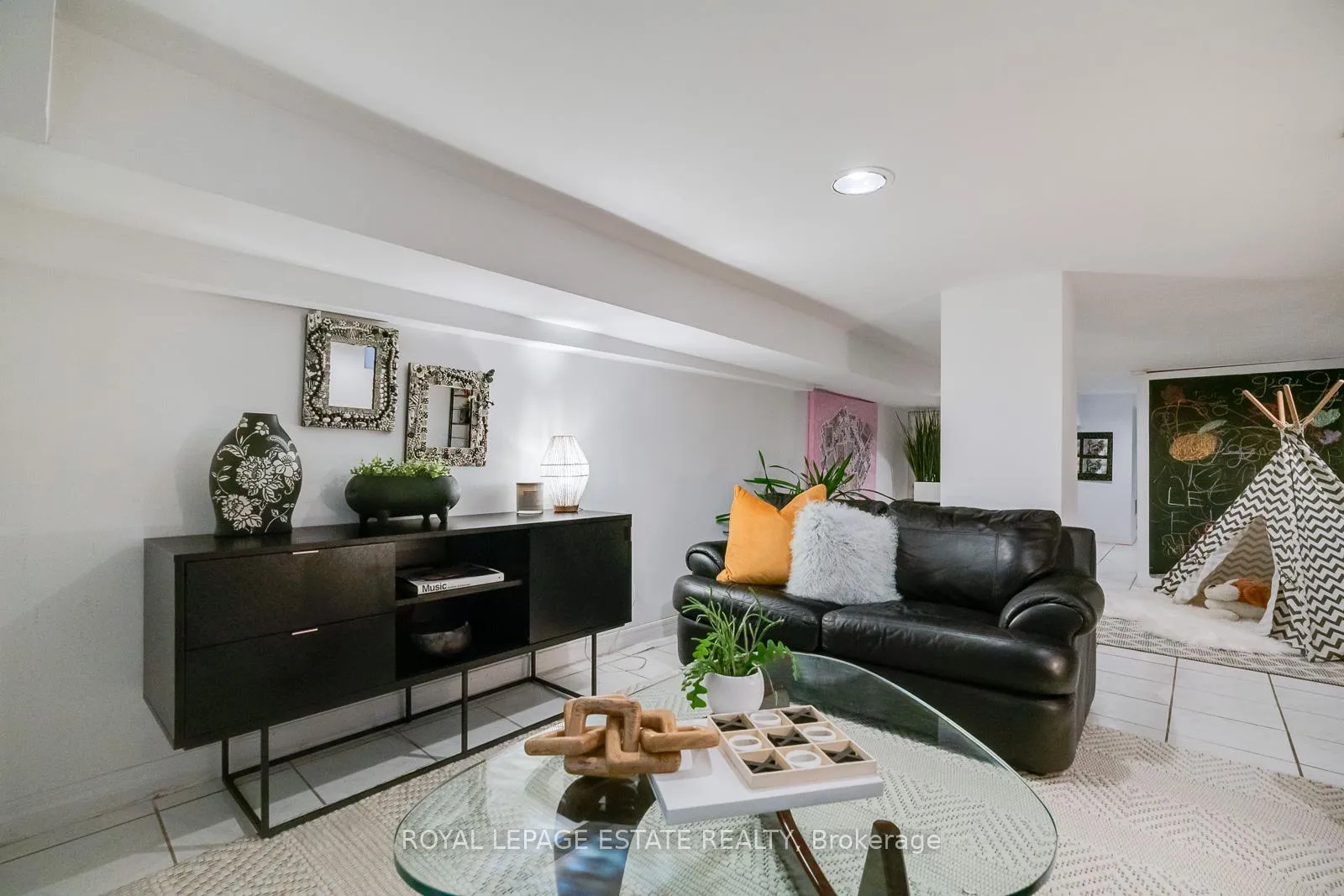 Photo 29 of 225 Pickering Street, Toronto, East End-Danforth — HOMEH