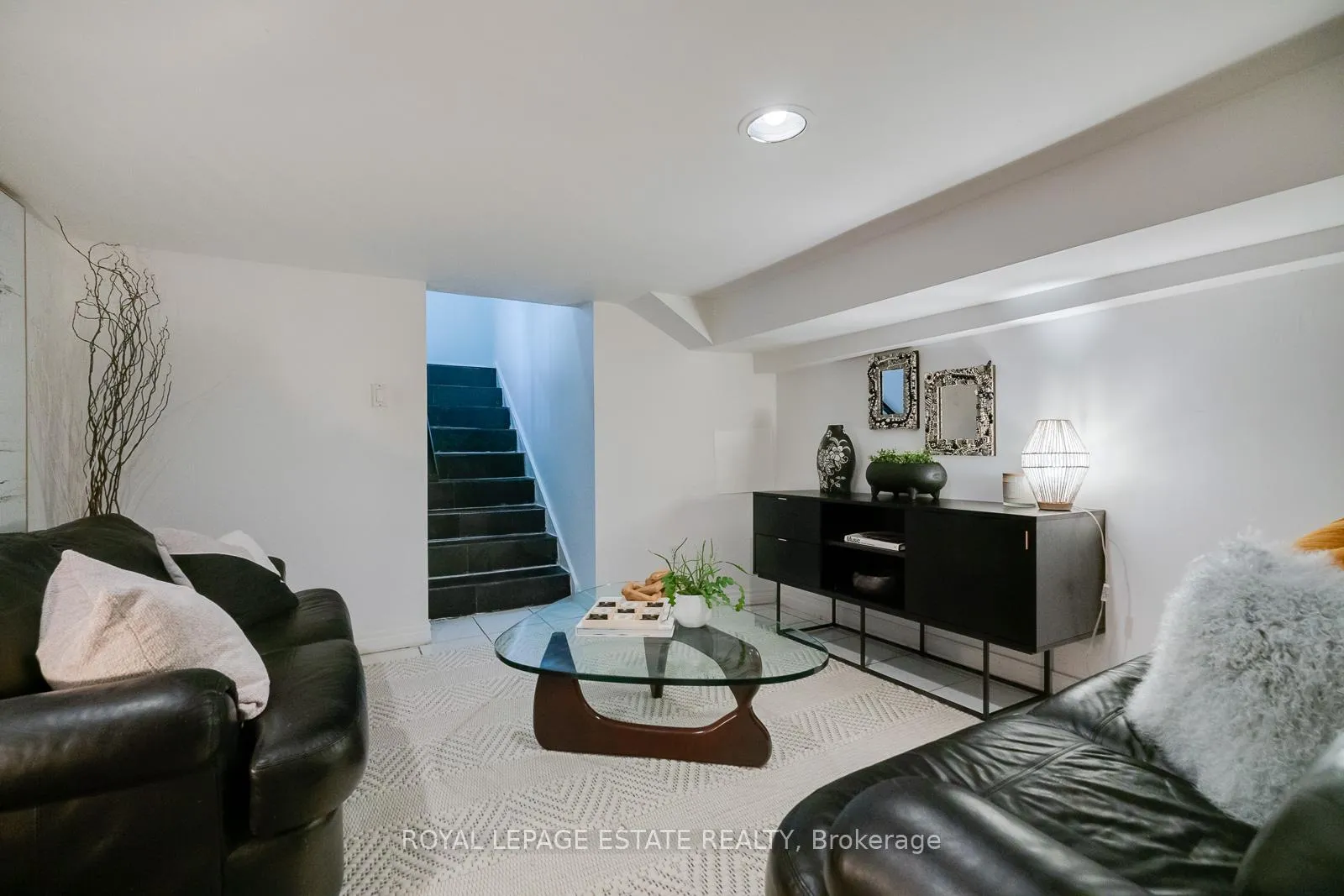 Photo 30 of 225 Pickering Street, Toronto, East End-Danforth — HOMEH