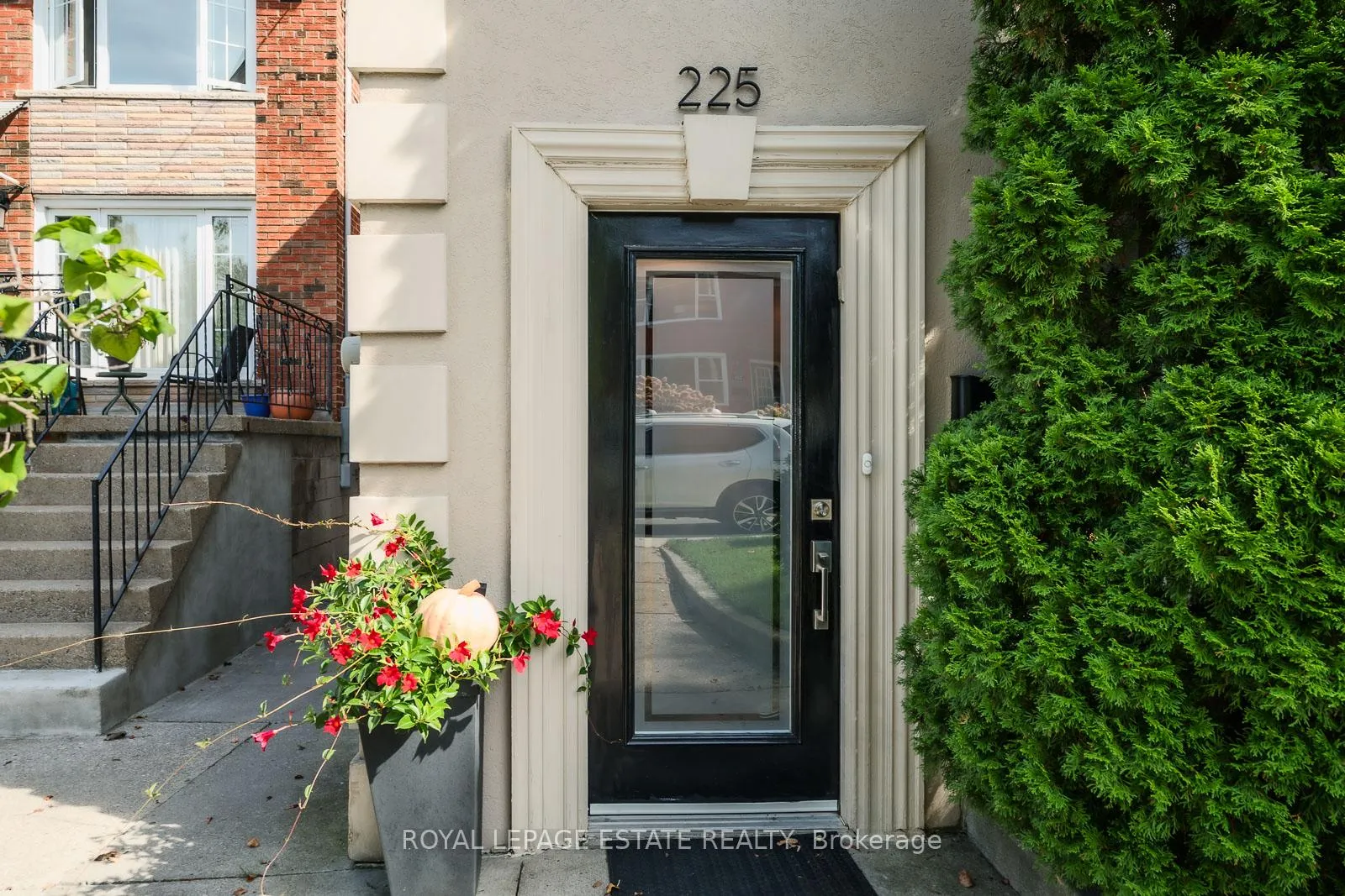 Photo 31 of 225 Pickering Street, Toronto, East End-Danforth — HOMEH