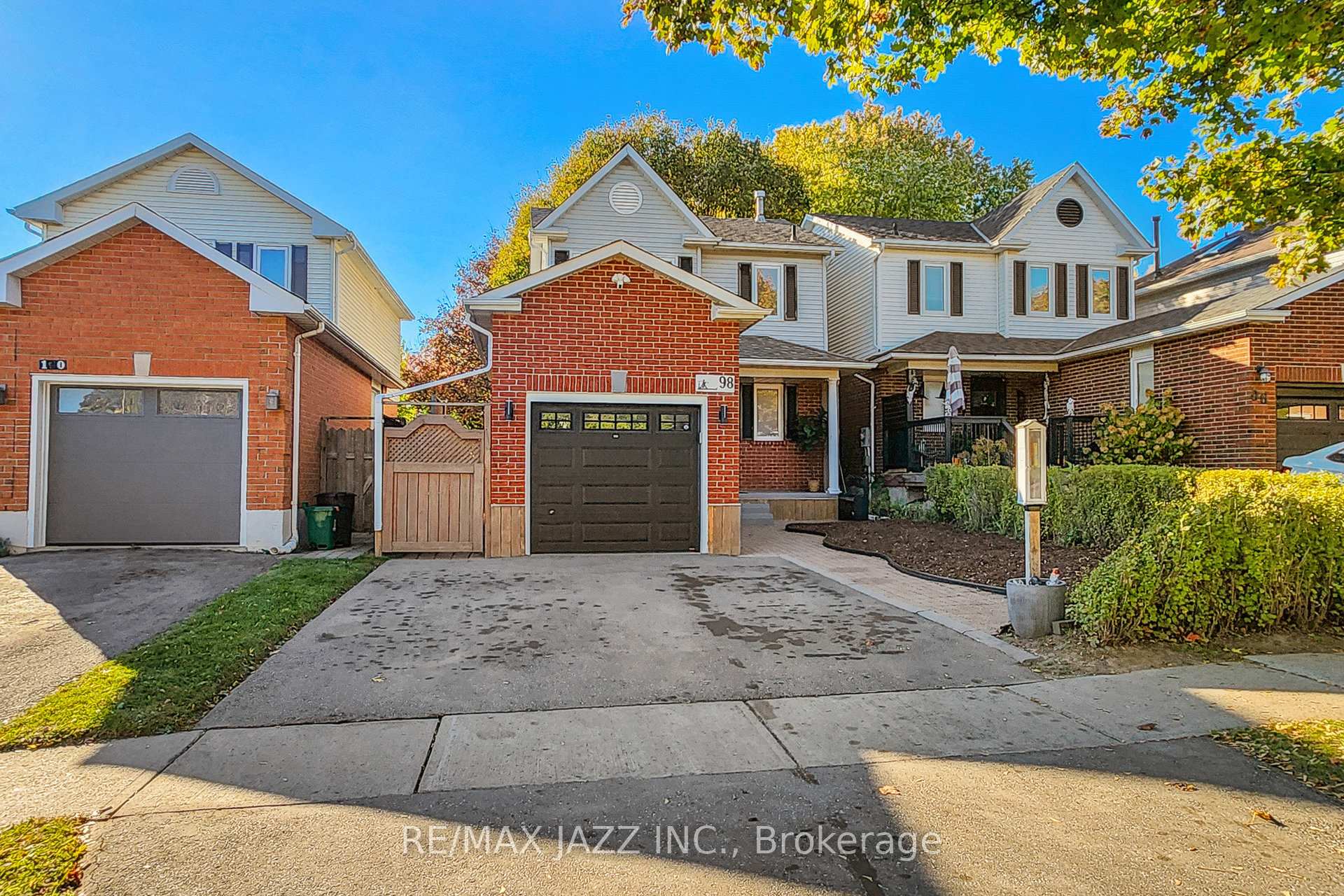 Photo 1 of 98 Penfound Drive, Clarington, Bowmanville — HOMEH