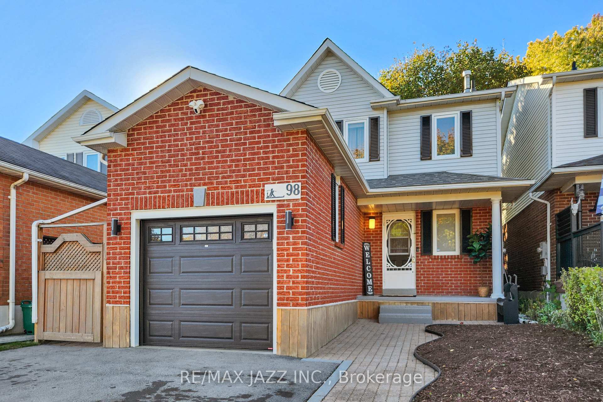 Photo 2 of 98 Penfound Drive, Clarington, Bowmanville — HOMEH