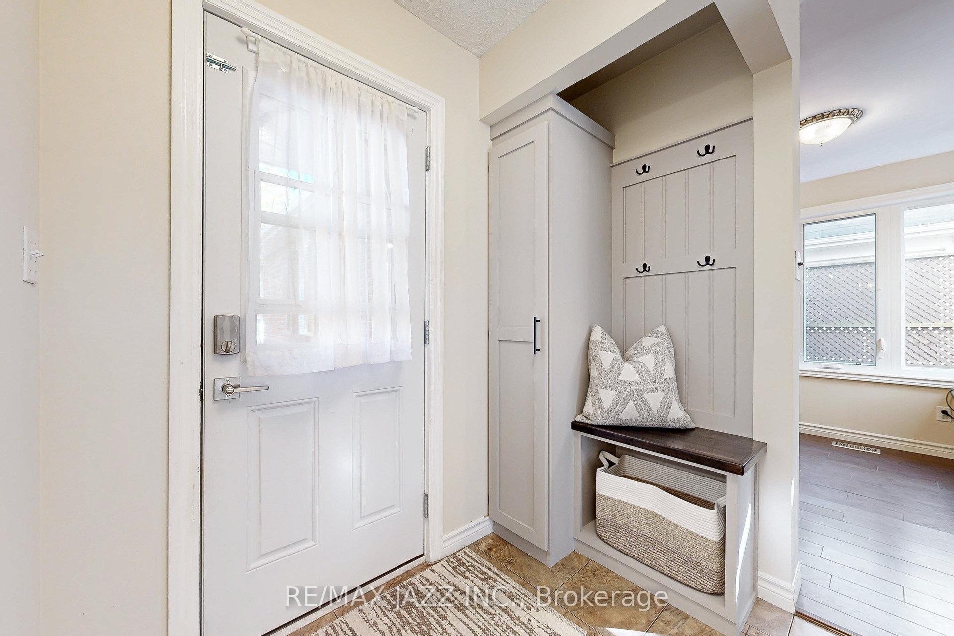Photo 5 of 98 Penfound Drive, Clarington, Bowmanville — HOMEH