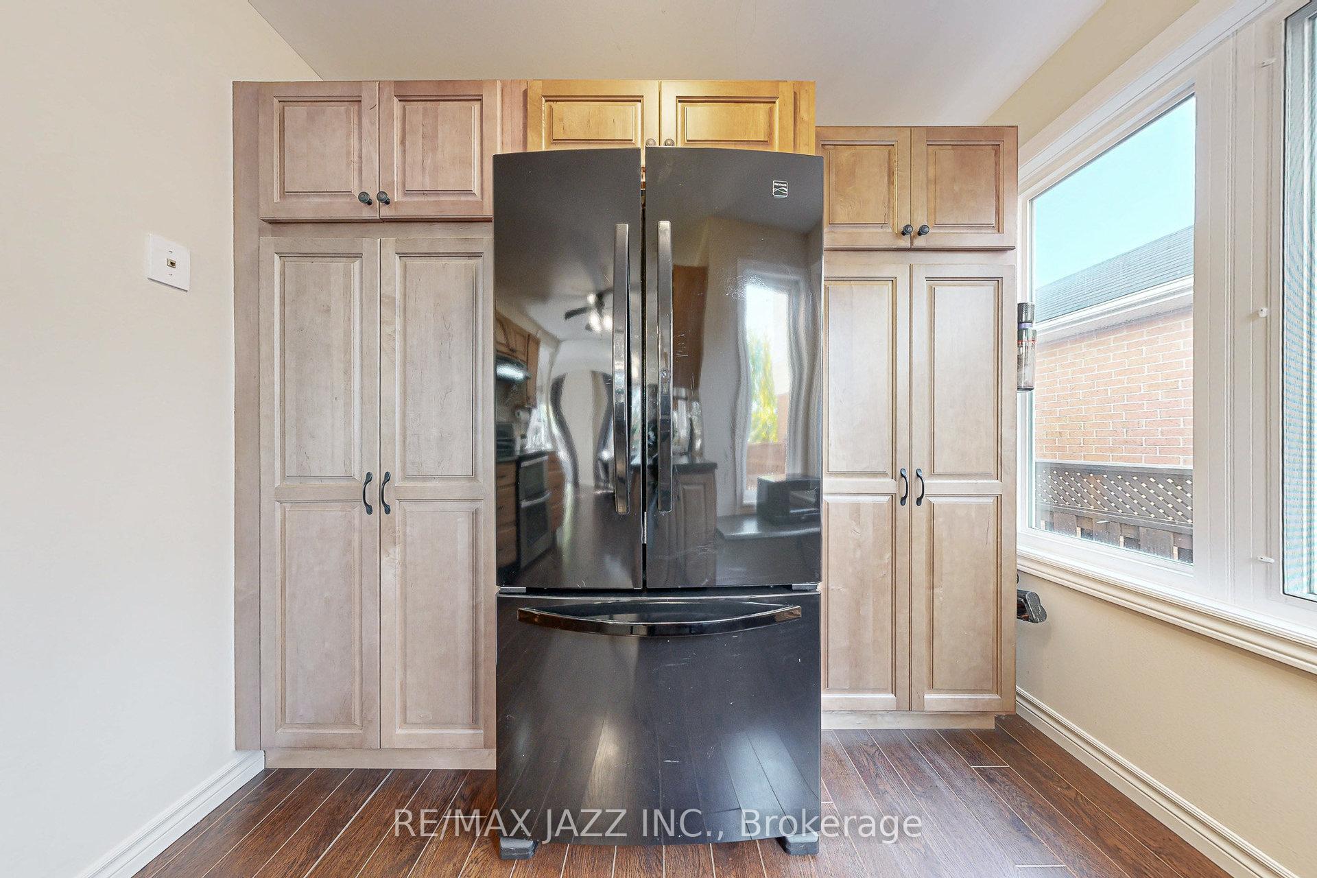 Photo 11 of 98 Penfound Drive, Clarington, Bowmanville — HOMEH