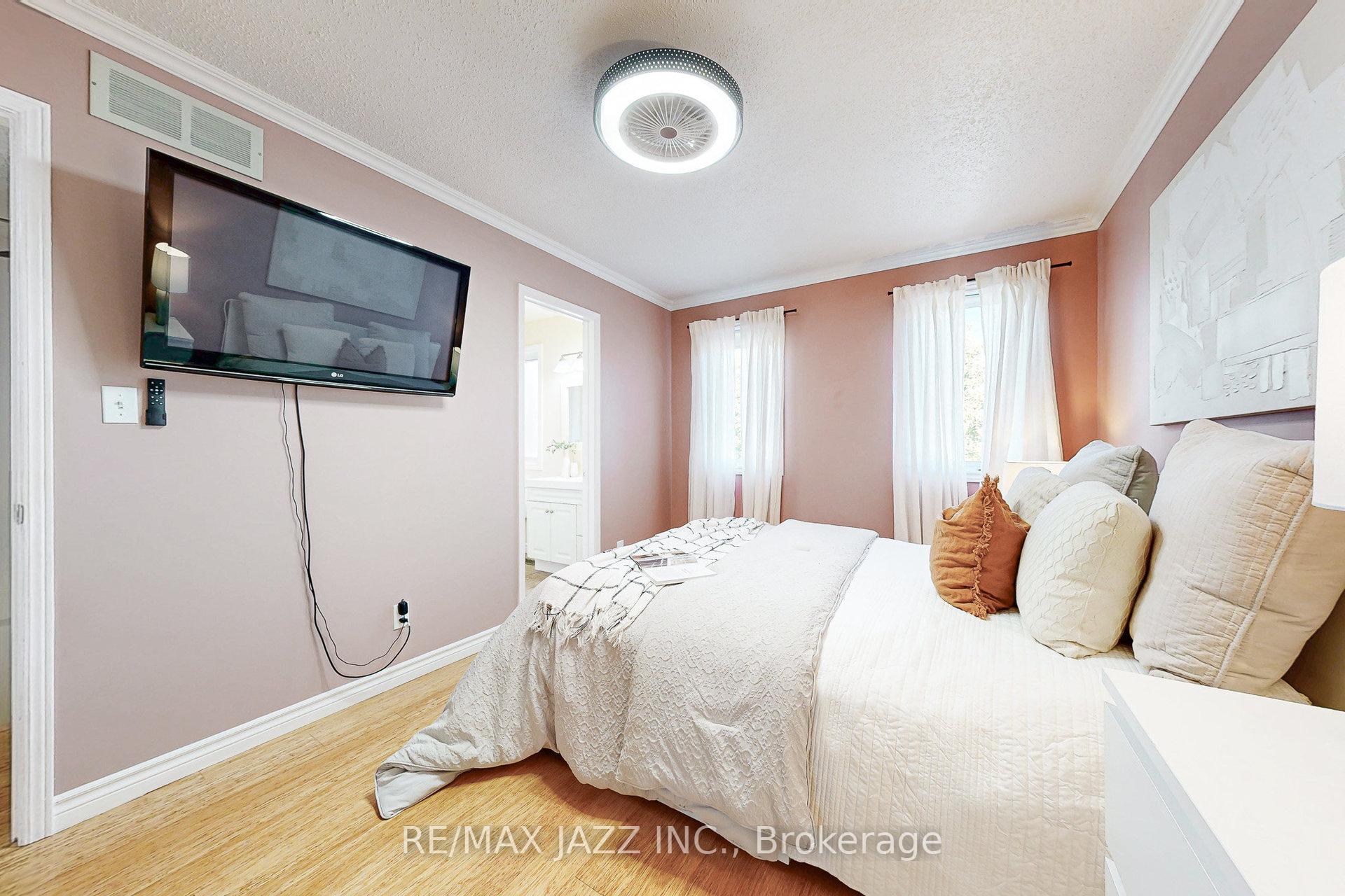 Photo 33 of 98 Penfound Drive, Clarington, Bowmanville — HOMEH