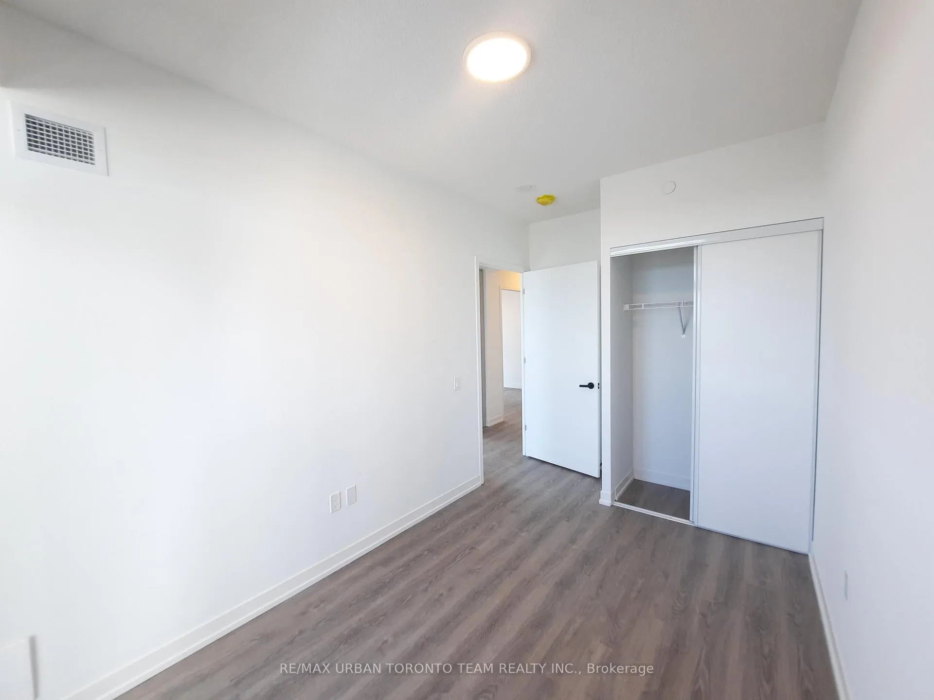 Photo 8 of Unit 1012, 8 Interchange Way, Vaughan, Vaughan Corporate Centre — HOMEH