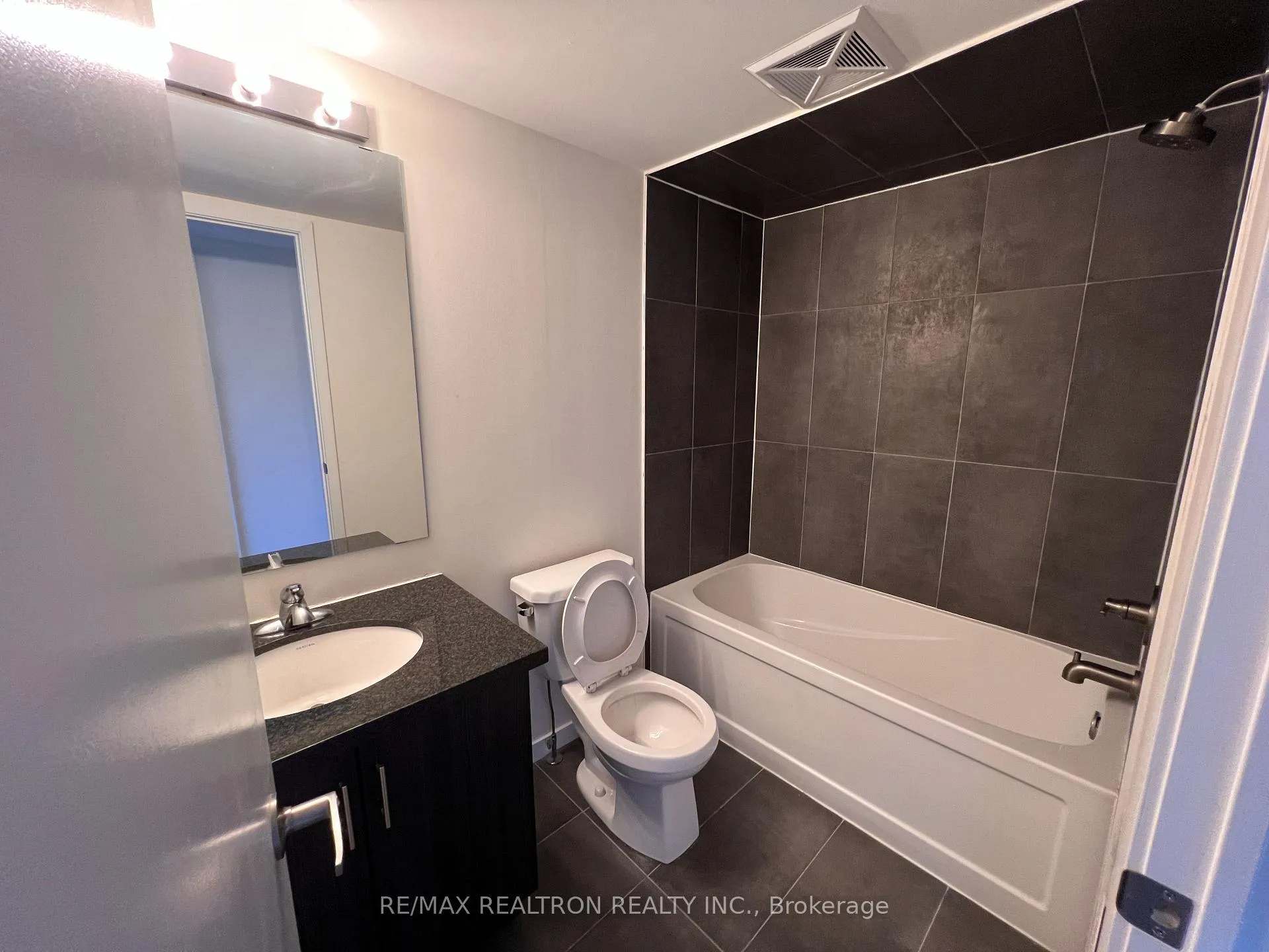Photo 9 of Unit 23, 200 Alex Gardner Circle, Aurora, Aurora Heights — HOMEH
