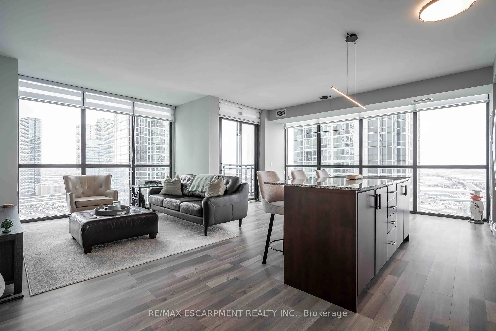 Photo 5 of Unit 2206, 2900 Highway 7, Vaughan, Concord — HOMEH