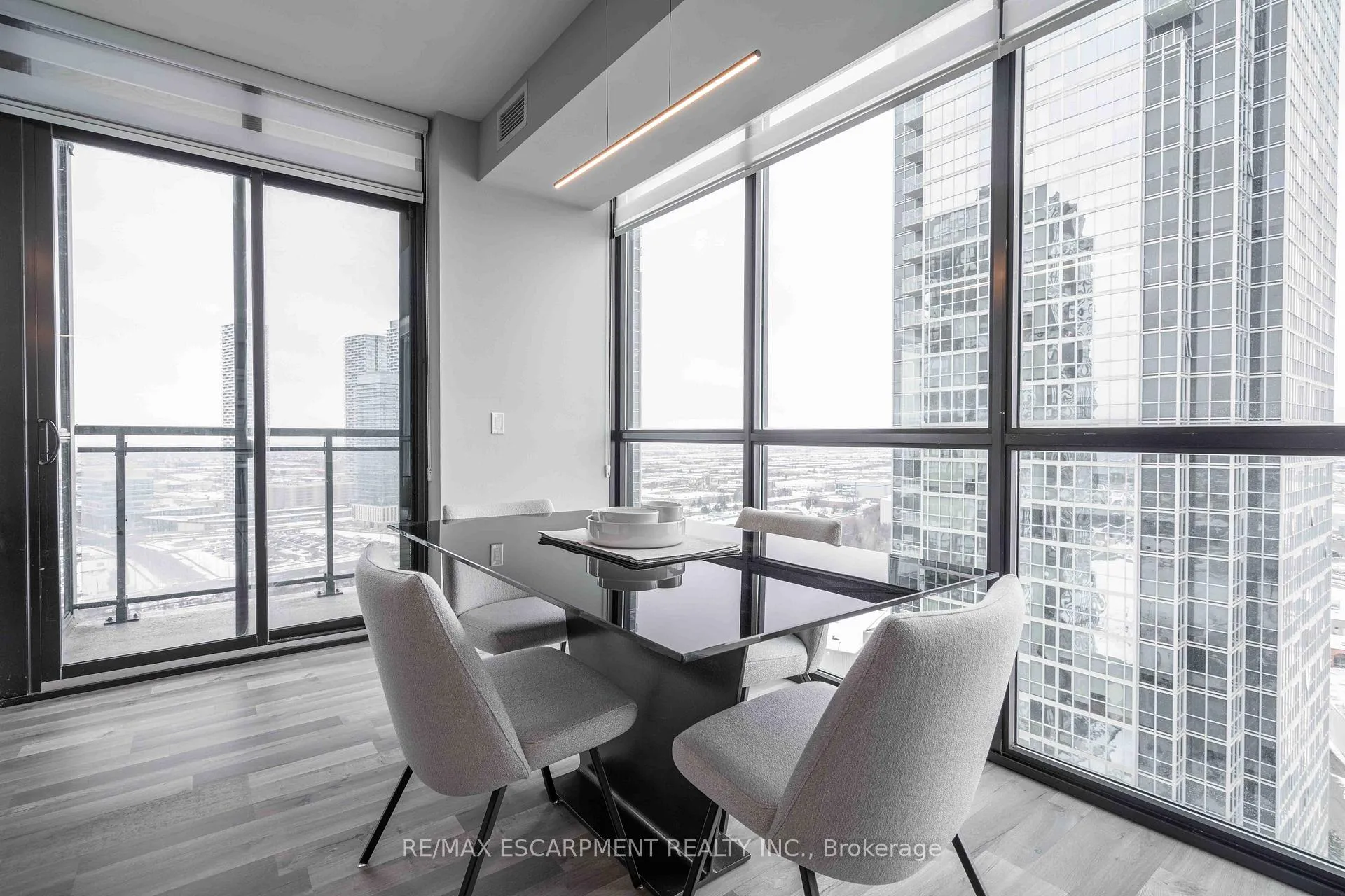 Photo 11 of Unit 2206, 2900 Highway 7, Vaughan, Concord — HOMEH