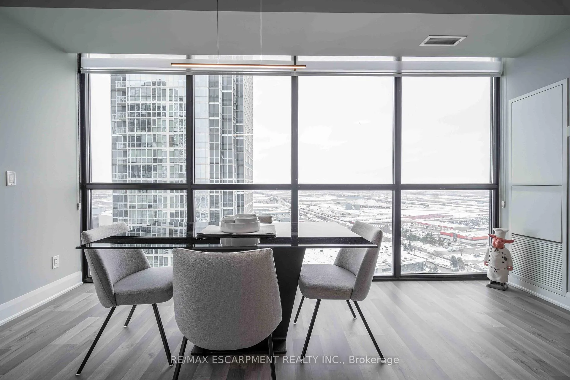 Photo 12 of Unit 2206, 2900 Highway 7, Vaughan, Concord — HOMEH