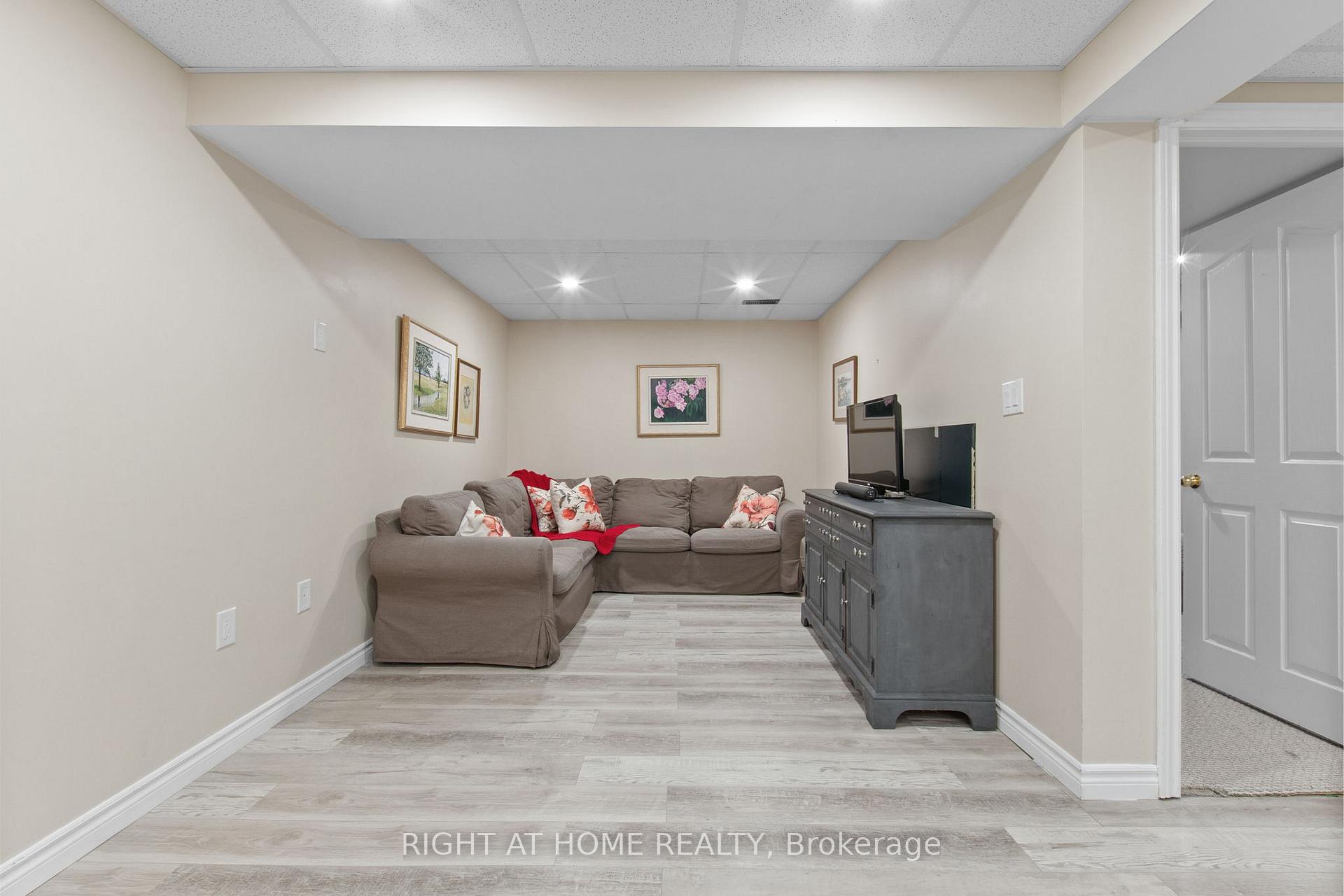 Photo 22 of 127 Wood Crescent, Essa, Angus — HOMEH