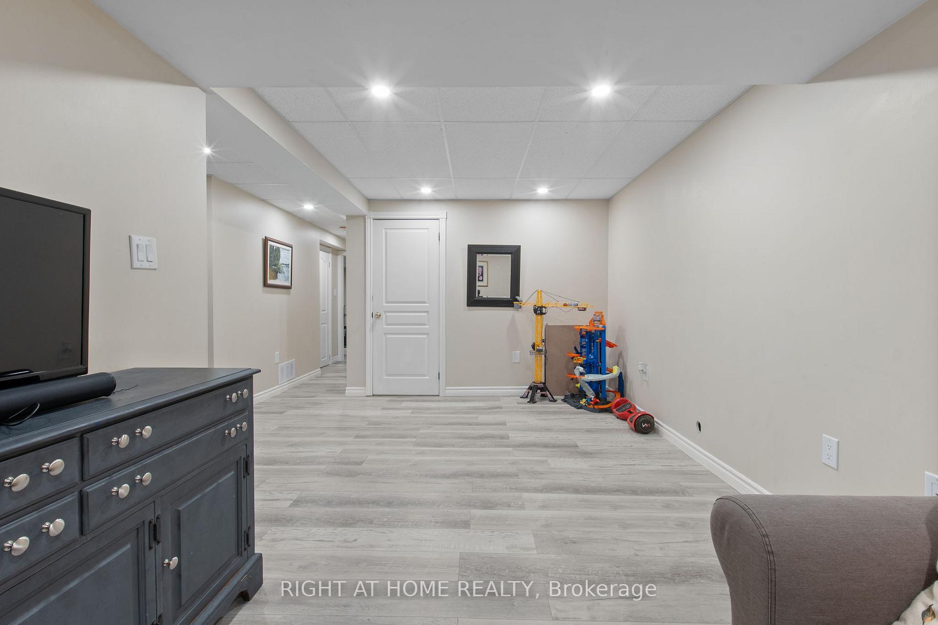 Photo 25 of 127 Wood Crescent, Essa, Angus — HOMEH