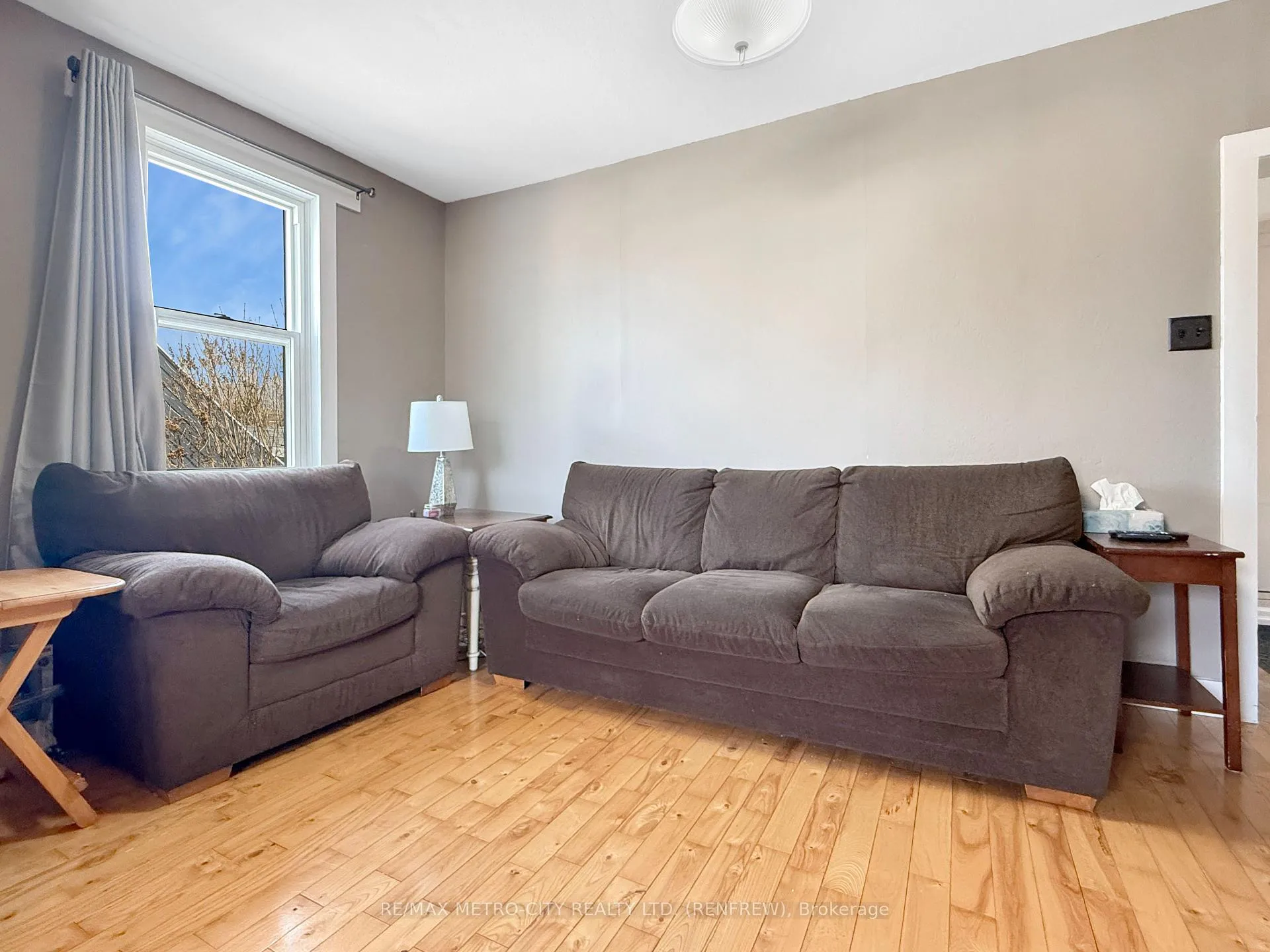 Photo 7 of 325 Joffre Avenue, Renfrew — HOMEH
