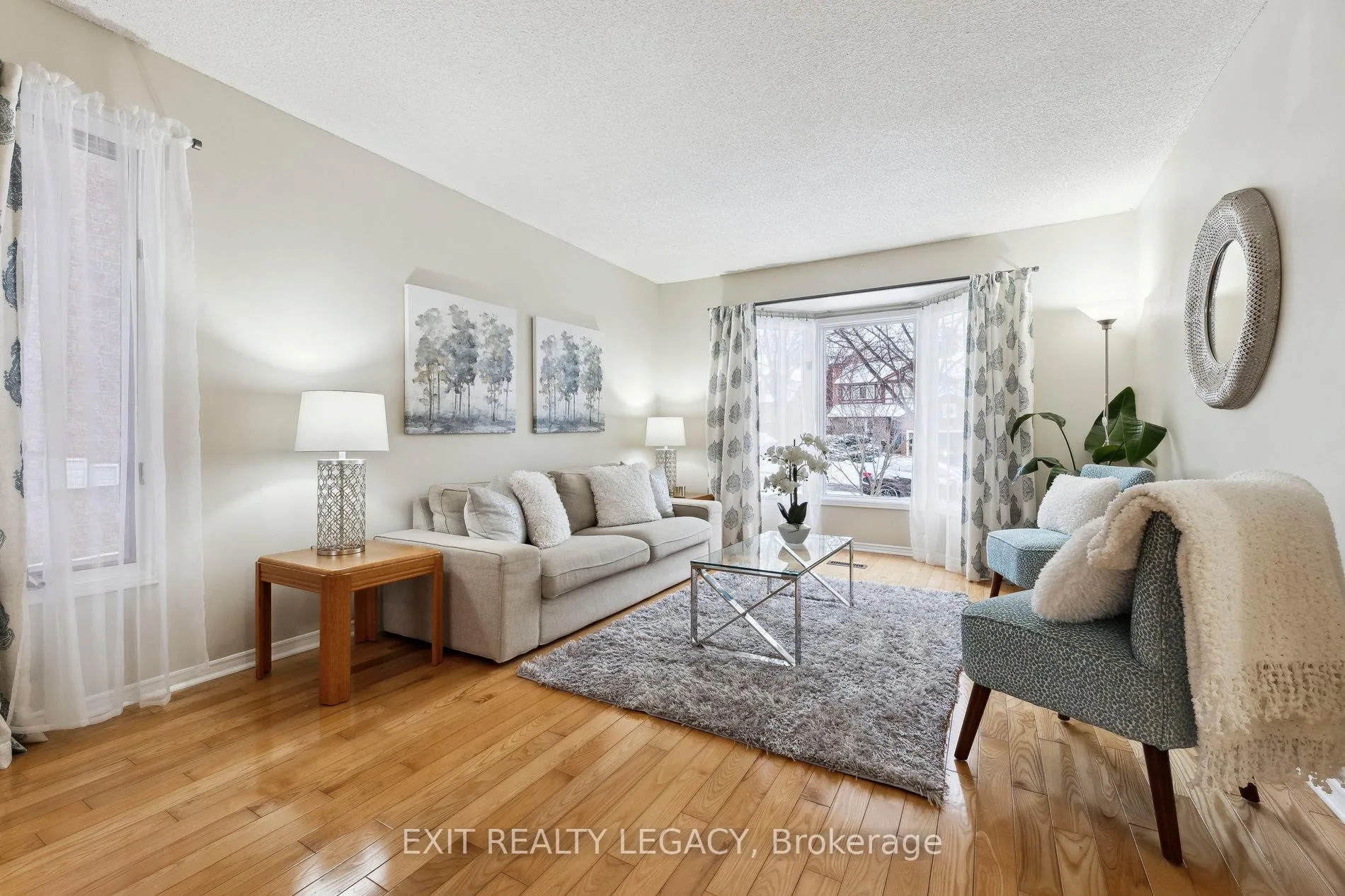 Photo 4 of 1586 Heathside Crescent, Pickering, Liverpool — HOMEH
