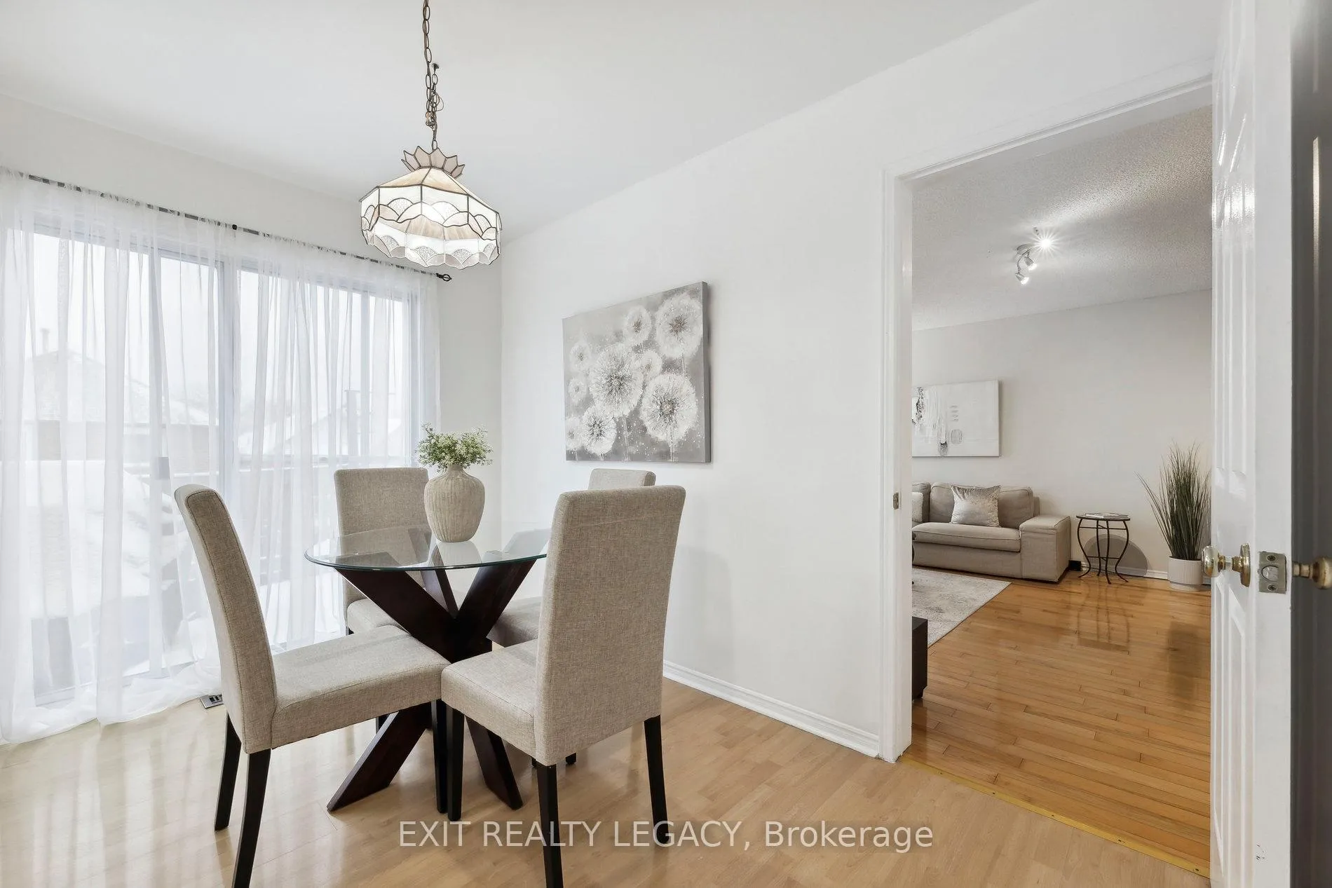 Photo 9 of 1586 Heathside Crescent, Pickering, Liverpool — HOMEH