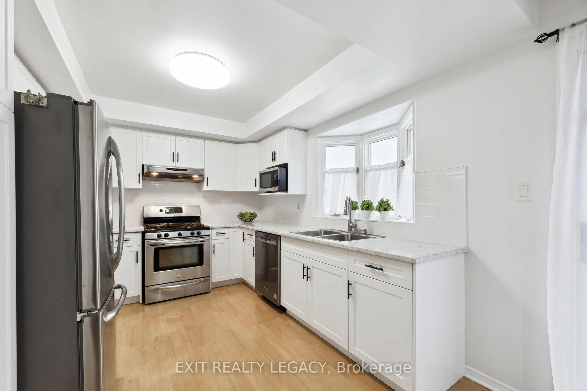 Photo 11 of 1586 Heathside Crescent, Pickering, Liverpool — HOMEH