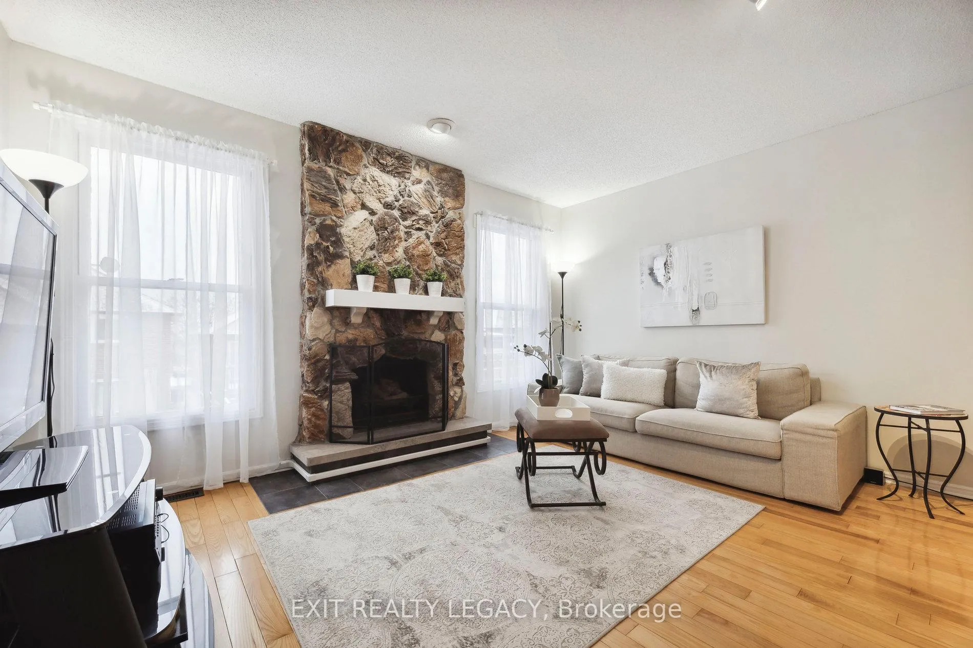 Photo 14 of 1586 Heathside Crescent, Pickering, Liverpool — HOMEH
