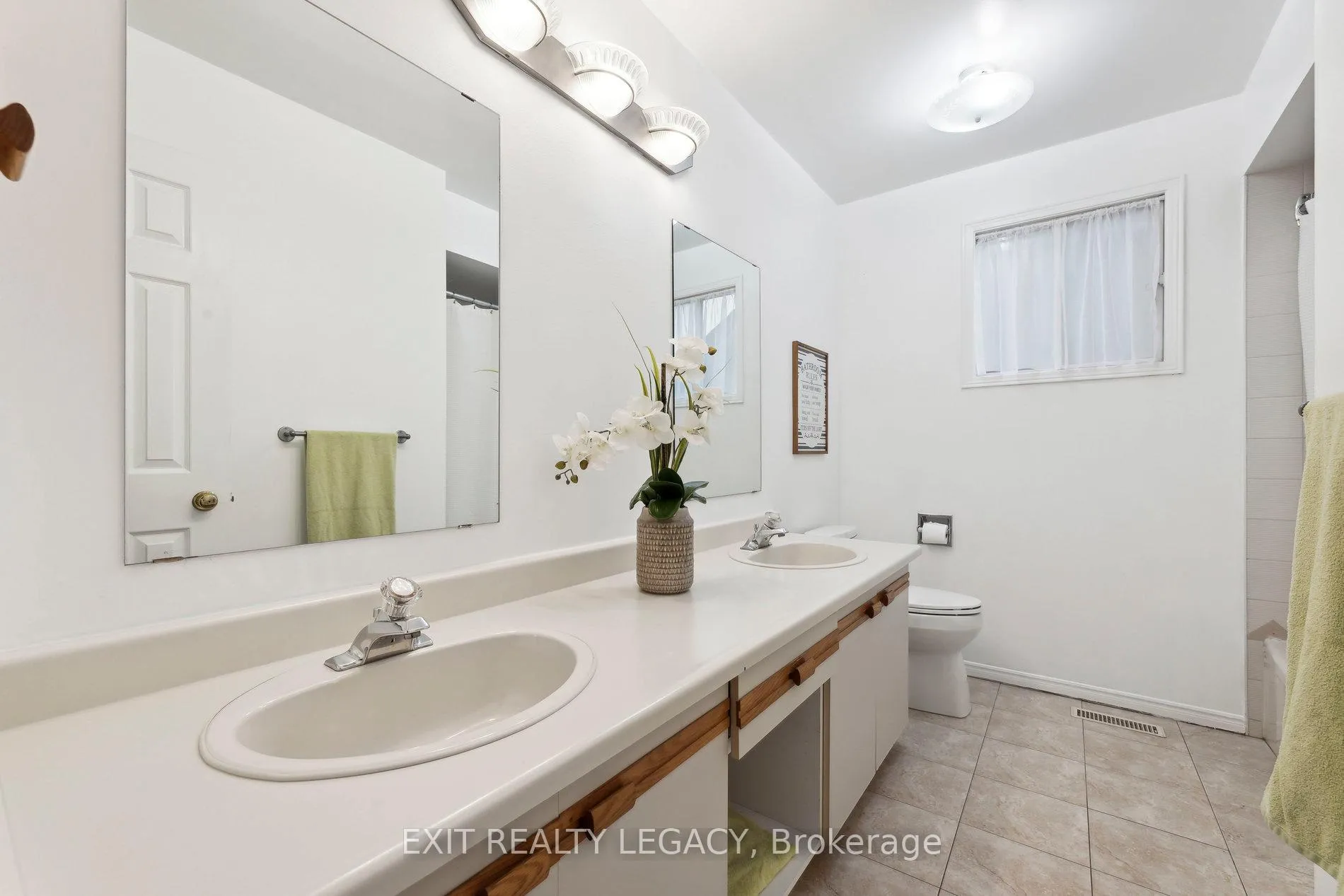 Photo 25 of 1586 Heathside Crescent, Pickering, Liverpool — HOMEH