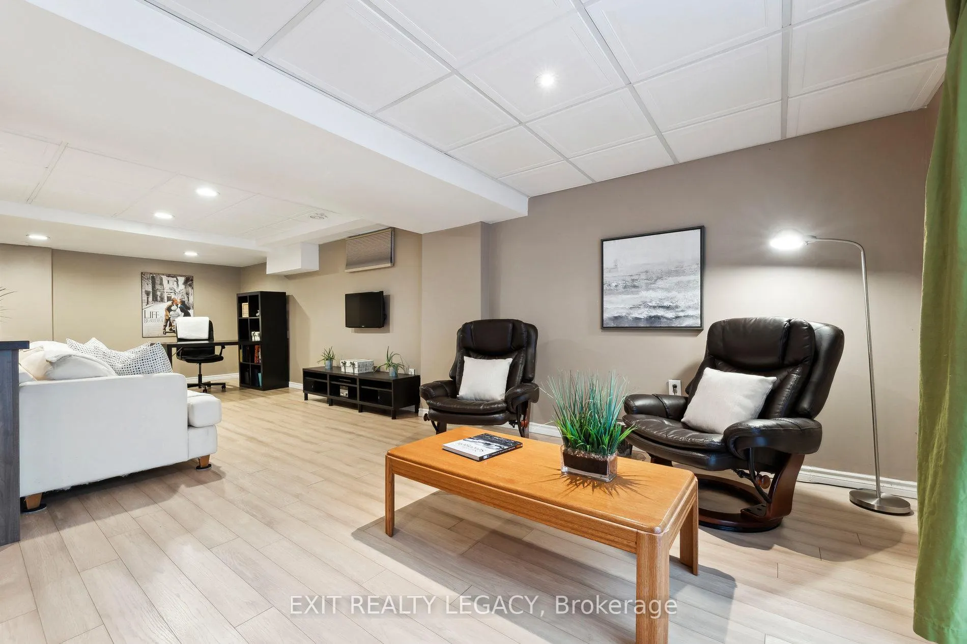 Photo 31 of 1586 Heathside Crescent, Pickering, Liverpool — HOMEH